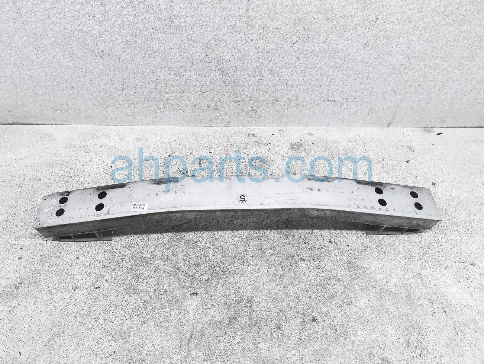 $200 Lexus REAR BUMPER REINFORCEMENT BAR $200 Lexus REAR BUMPER REINFORCEMENT BAR
