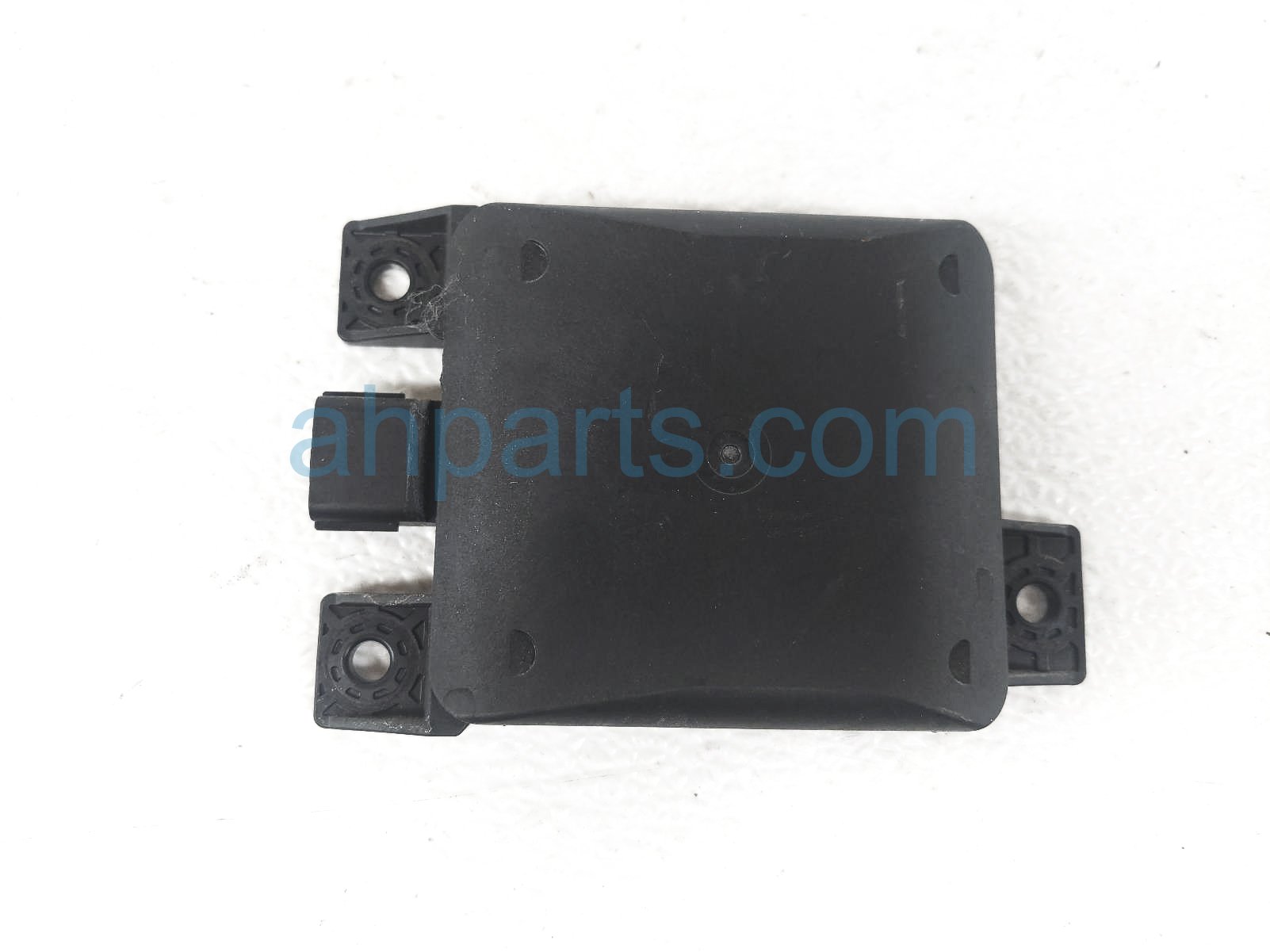 $150 Hyundai RR/LH BLIND SPOT RADAR ASSY $150 Hyundai RR/LH BLIND SPOT RADAR ASSY