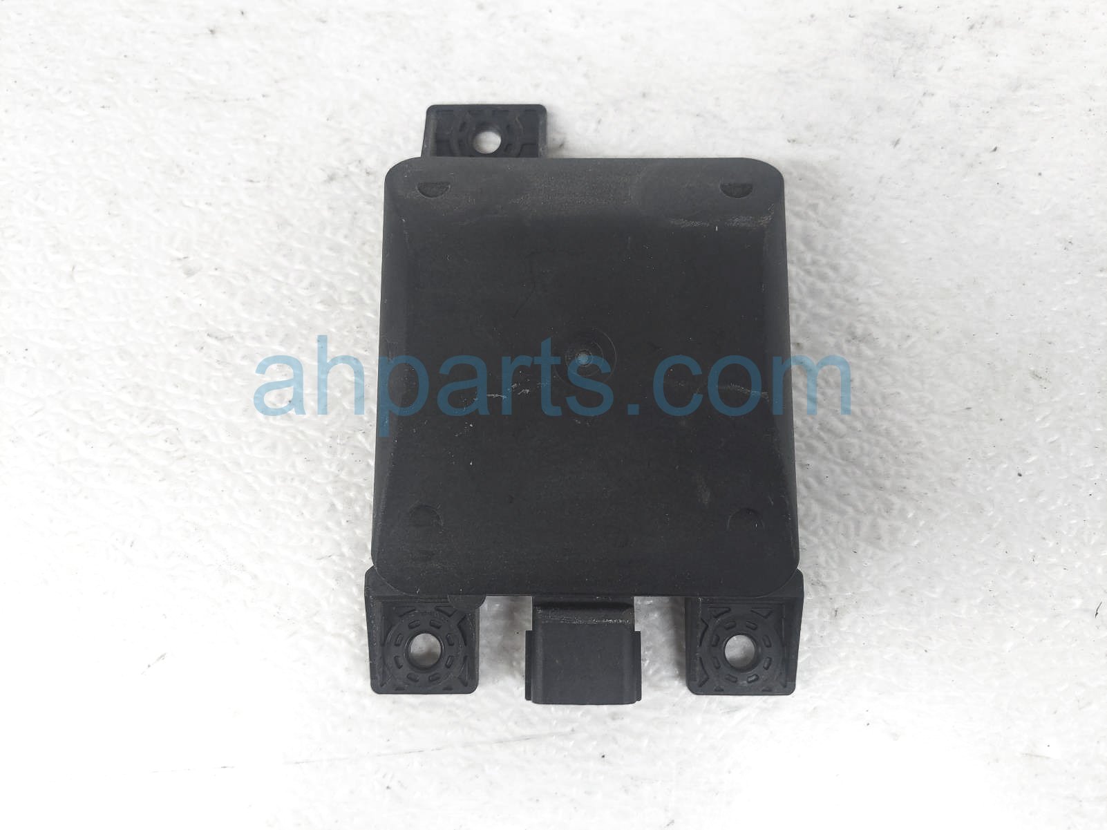 $200 Hyundai RR/RH BLIND SPOT RADAR ASSY $200 Hyundai RR/RH BLIND SPOT RADAR ASSY