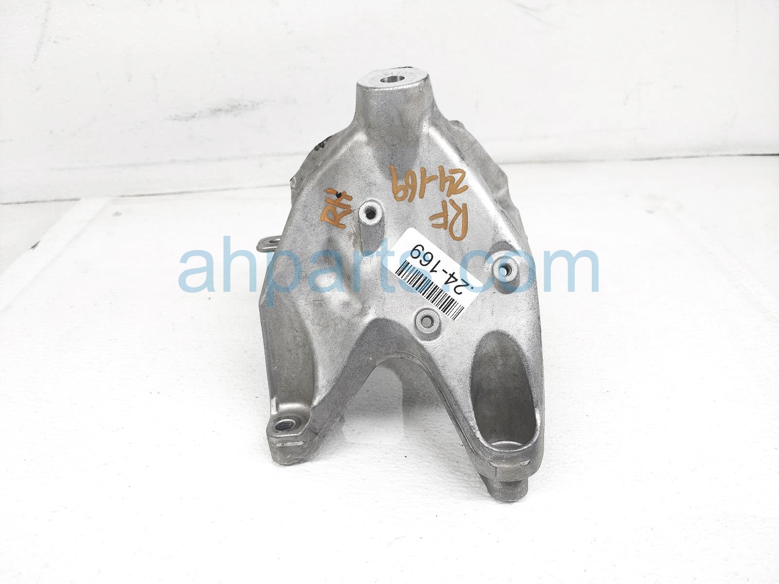 $50 Audi RH SIDE MOTOR MOUNT BRACKET-2.0T AWD $50 Audi RH SIDE MOTOR MOUNT BRACKET-2.0T AWD