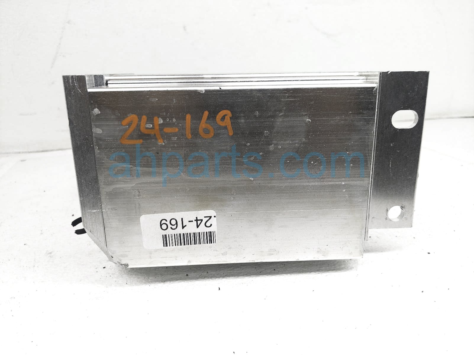 $100 Audi EXTRA BATTERY VOLTAGE UNIT $100 Audi EXTRA BATTERY VOLTAGE UNIT