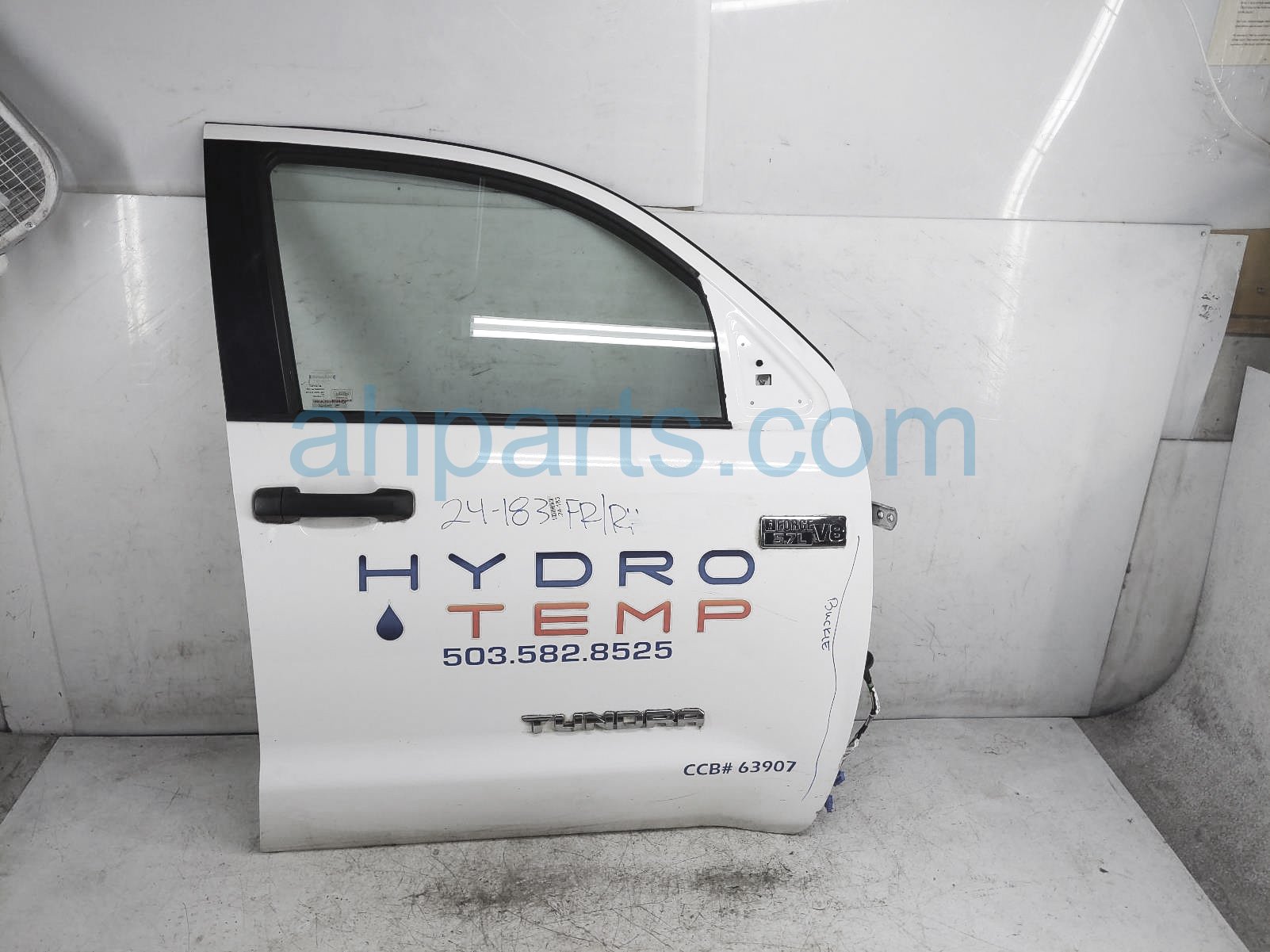 $850 Toyota FR/RH DOOR - WHITE - NO MIRROR/TRIM*