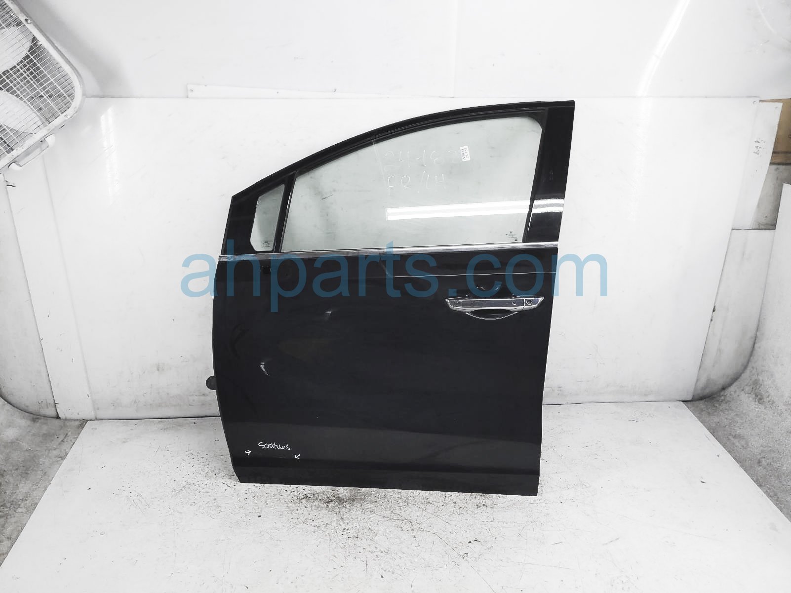 $825 Honda FR/LH DOOR - BLACK - NO MIRROR/TRIM