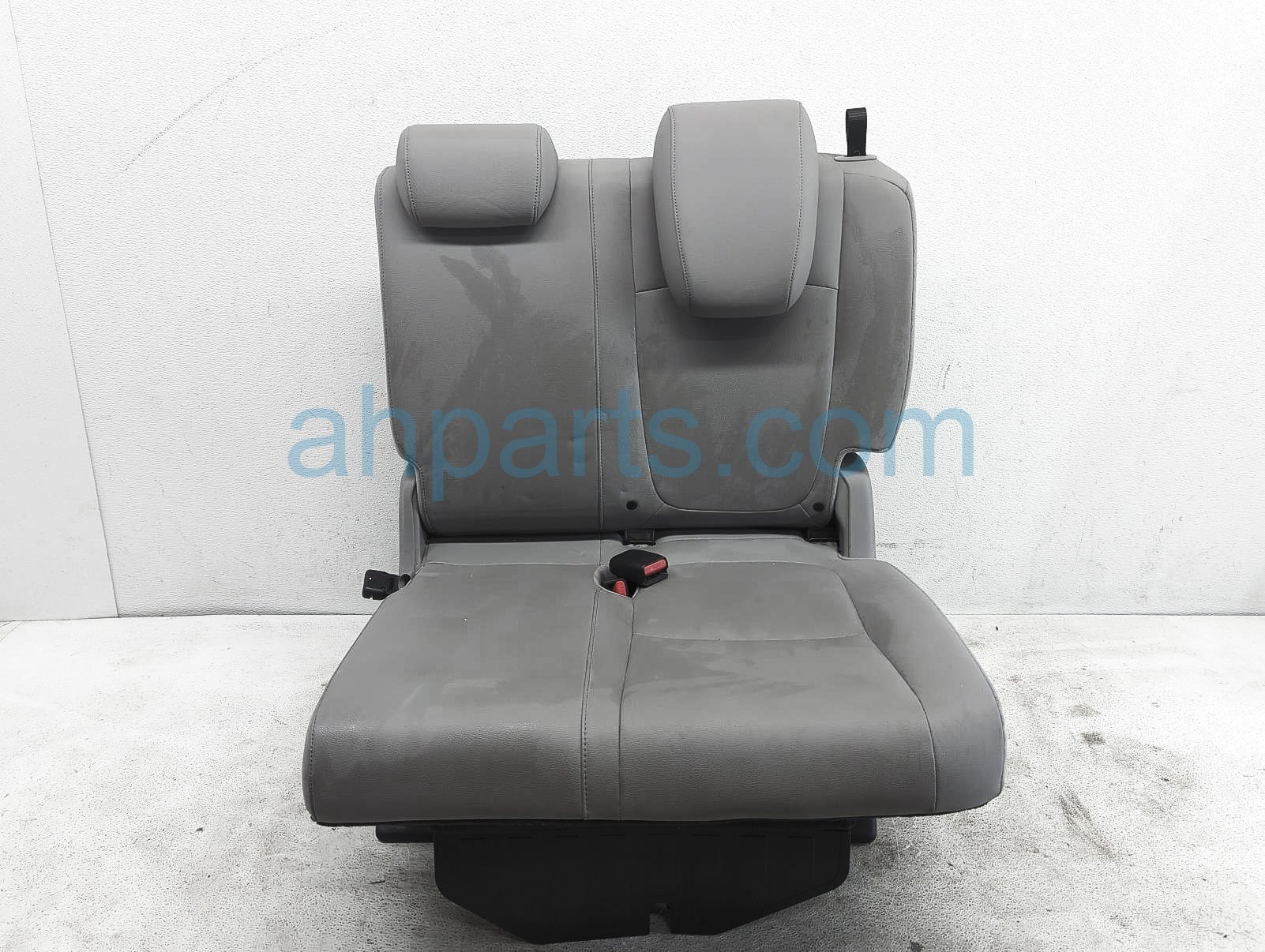 $225 Honda 3RD ROW LH SEAT - GREY LEATHER