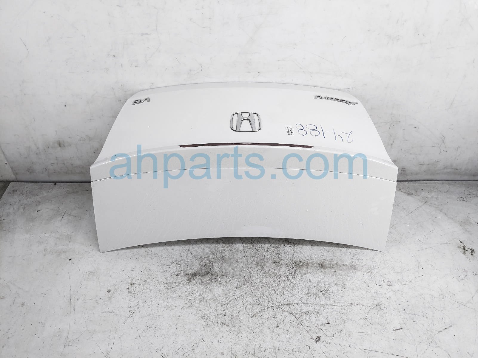 $395 Honda TRUNK / DECKLID - WHITE $395 Honda TRUNK / DECKLID - WHITE