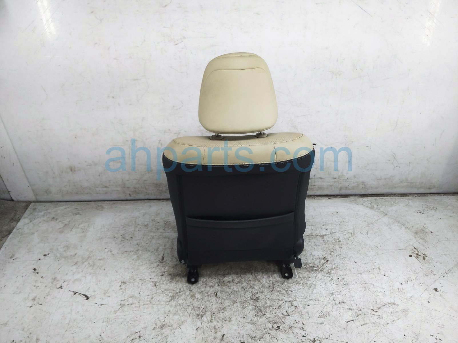 $150 Honda FR/RH SEAT - TAN - W/O AIRBAG* $150 Honda FR/RH SEAT - TAN - W/O AIRBAG*