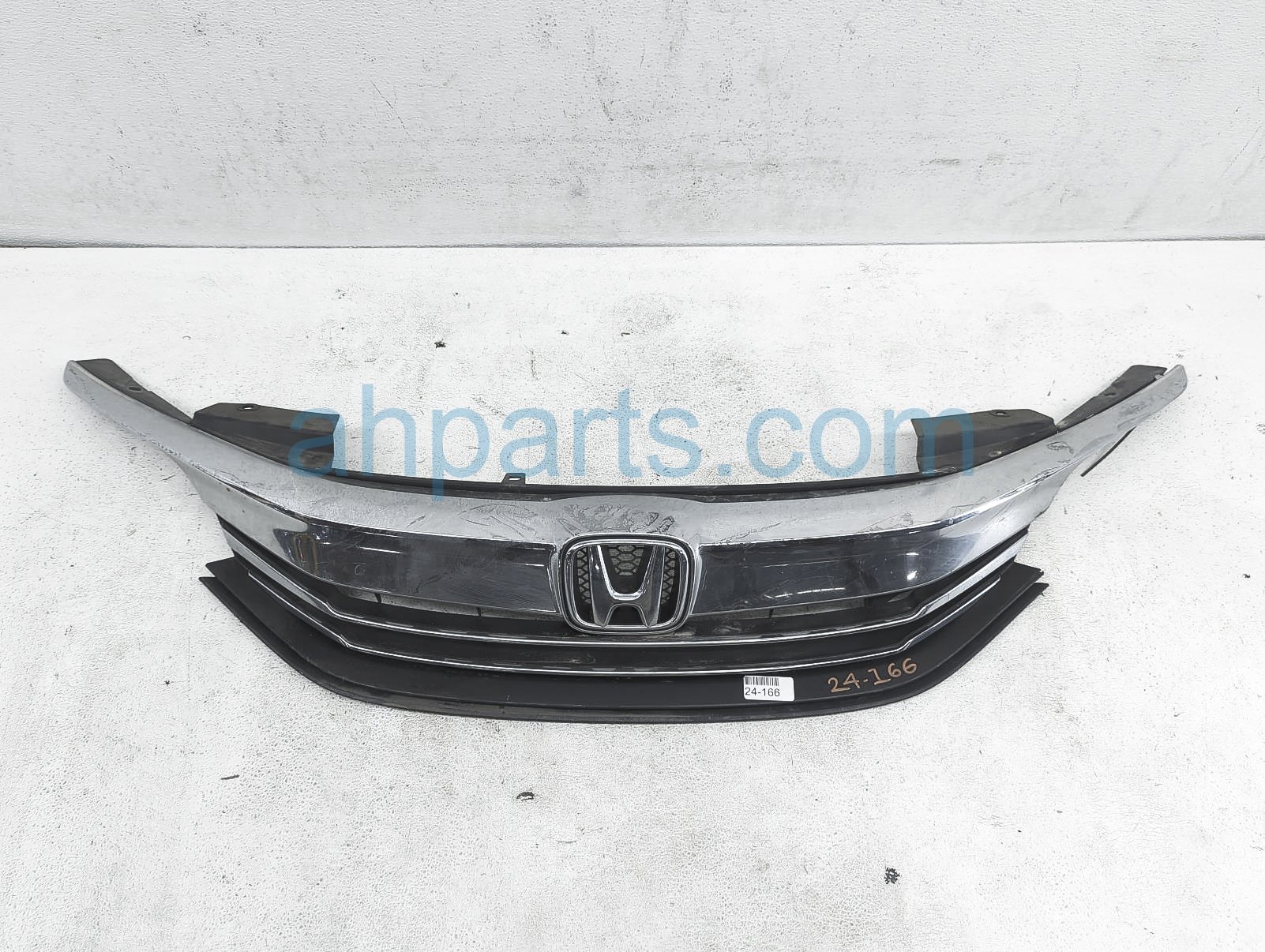 $145 Honda UPPER MAIN GRILLE - CHROME