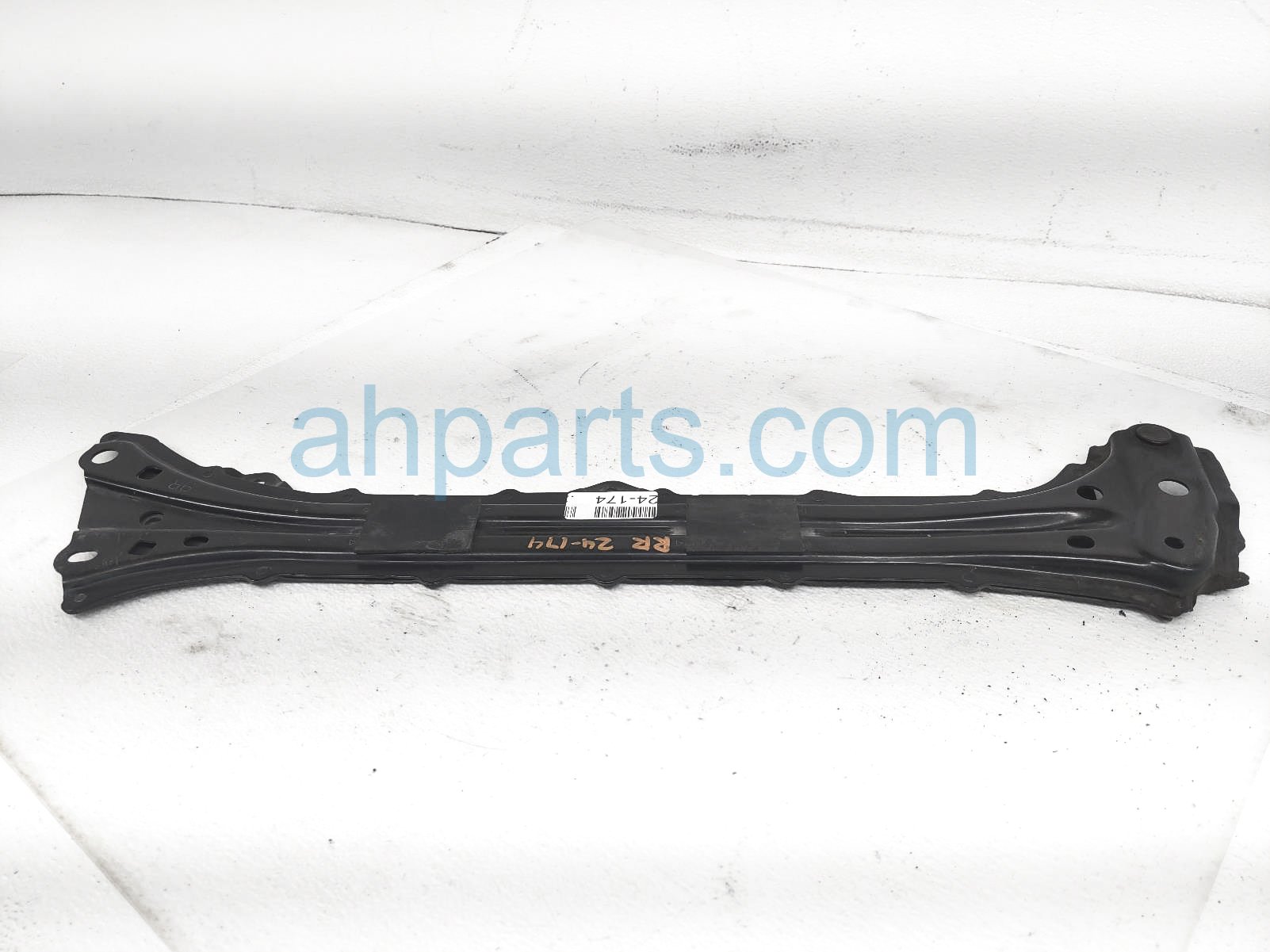$40 Lexus REAR RH SUSPENSION FRAME BRACE $40 Lexus REAR RH SUSPENSION FRAME BRACE