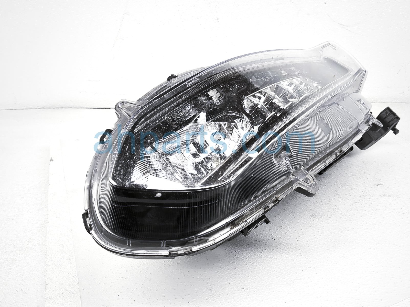 $325 Honda LH HEADLAMP / LIGHT