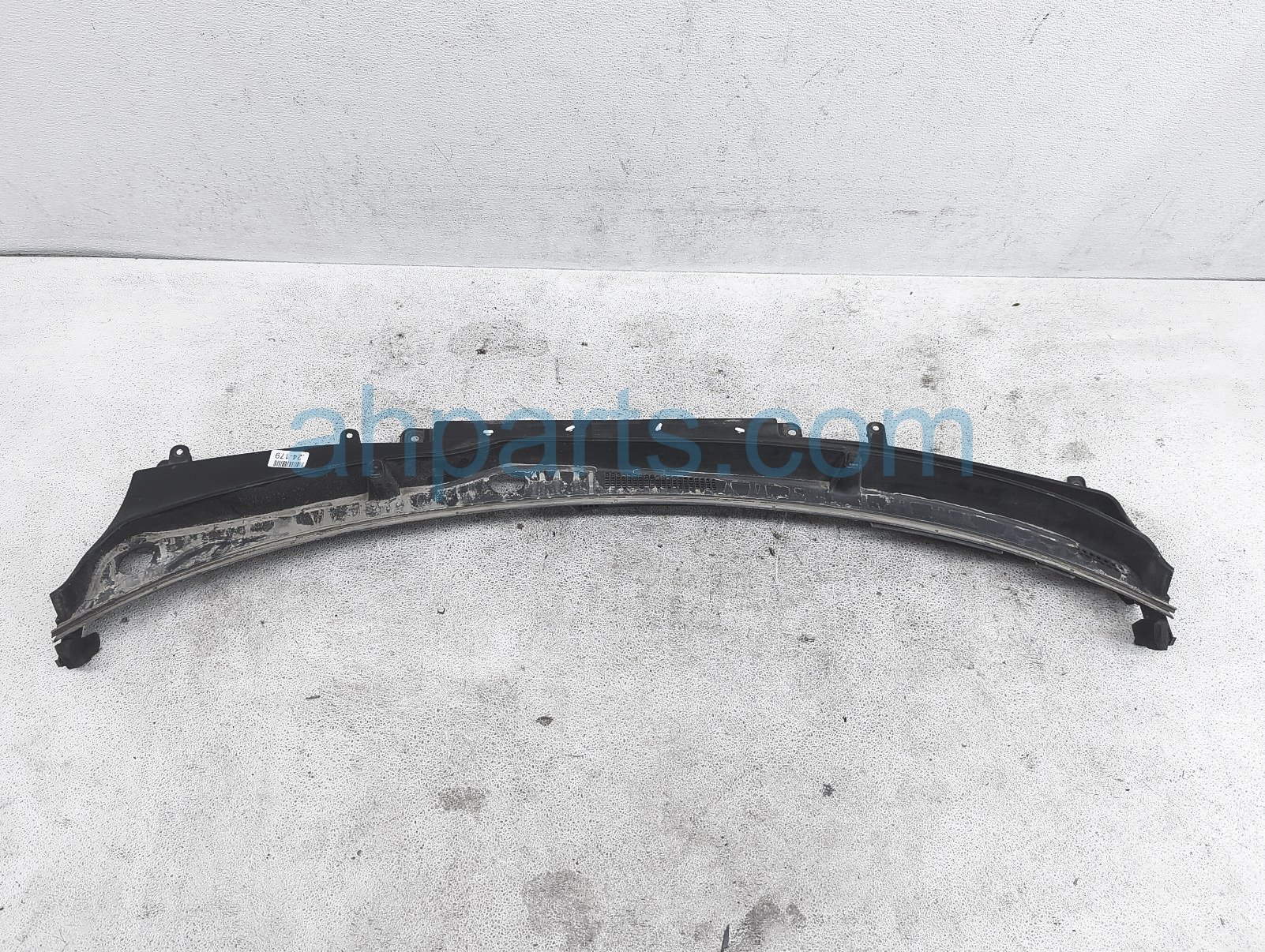 $125 Kia WINDSHIELD COWL PLASTIC PANEL $125 Kia WINDSHIELD COWL PLASTIC PANEL