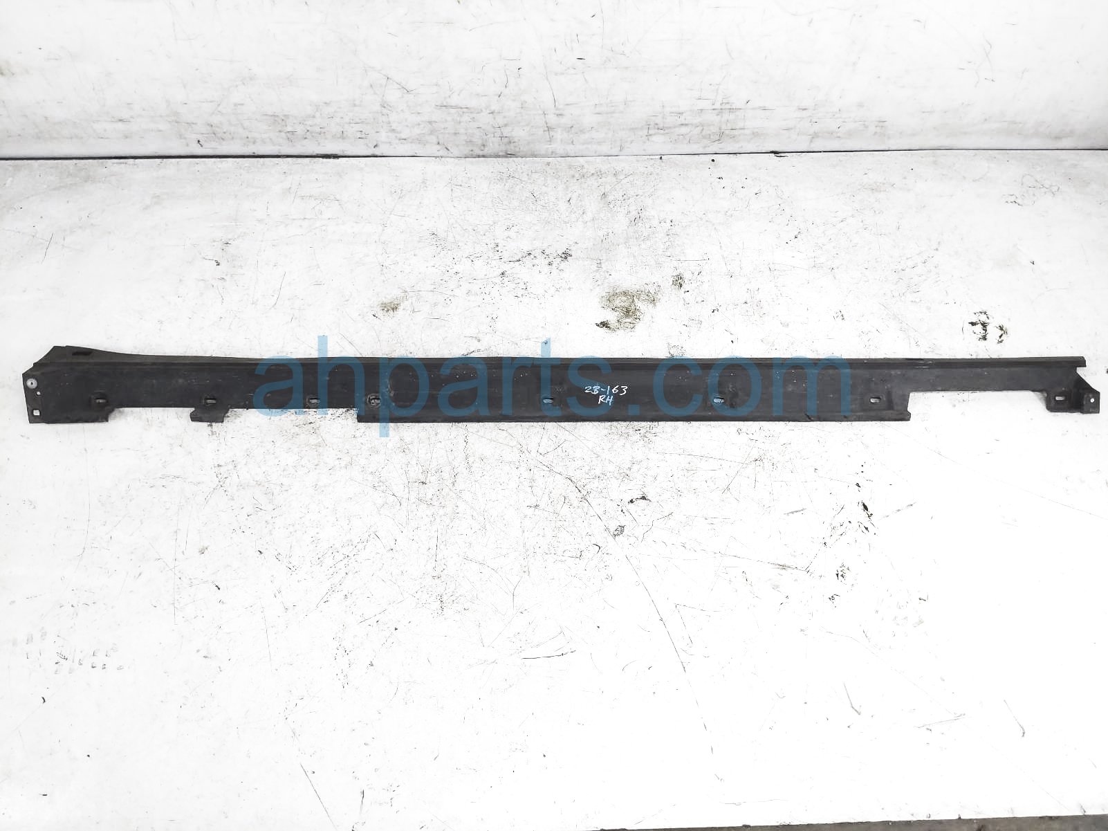 $150 Honda RH SIDE SKIRT / MOLDING - BLACK