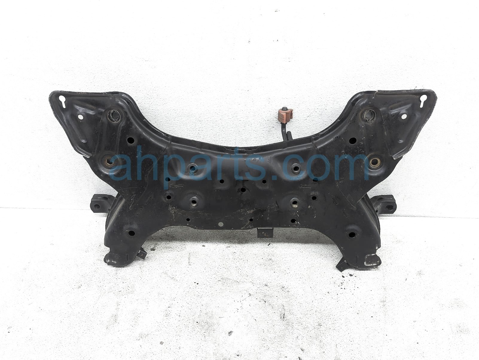 $120 Hyundai FRONT ENGINE SUB FRAME / CRADLE