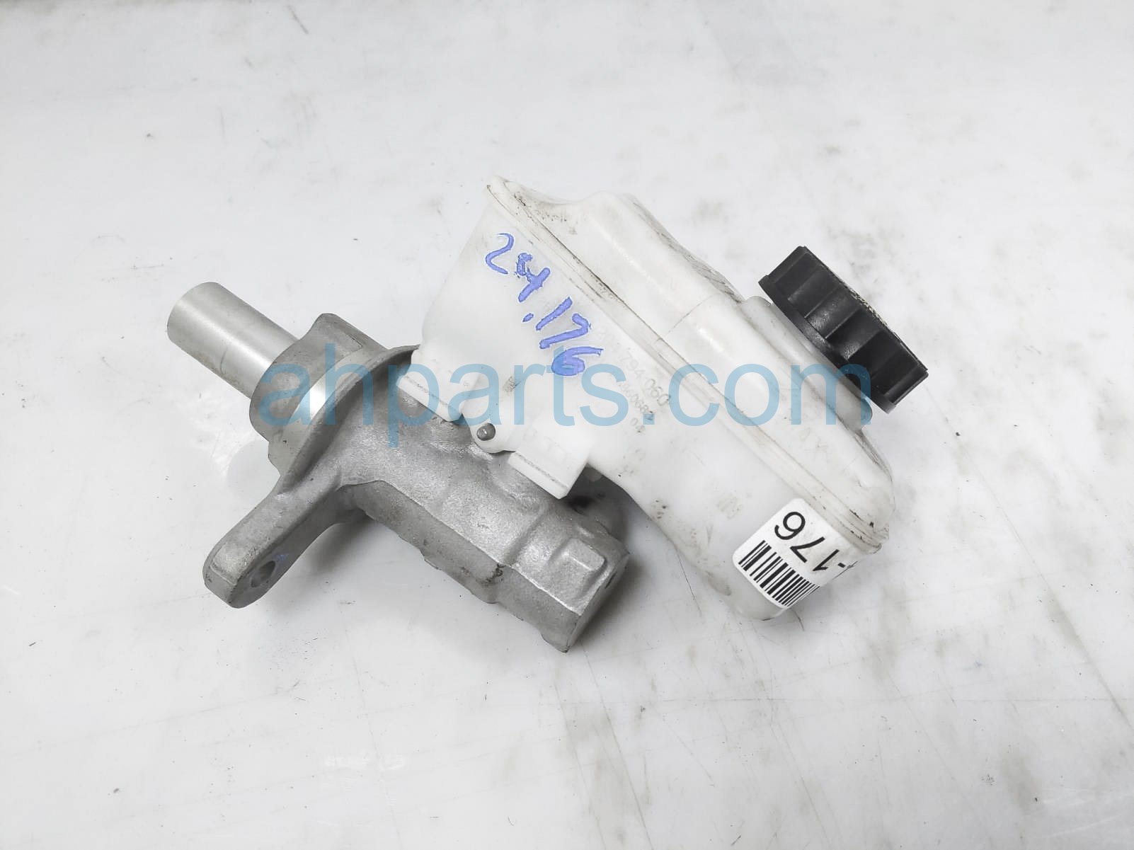 $45 BMW BRAKE MASTER CYLINDER