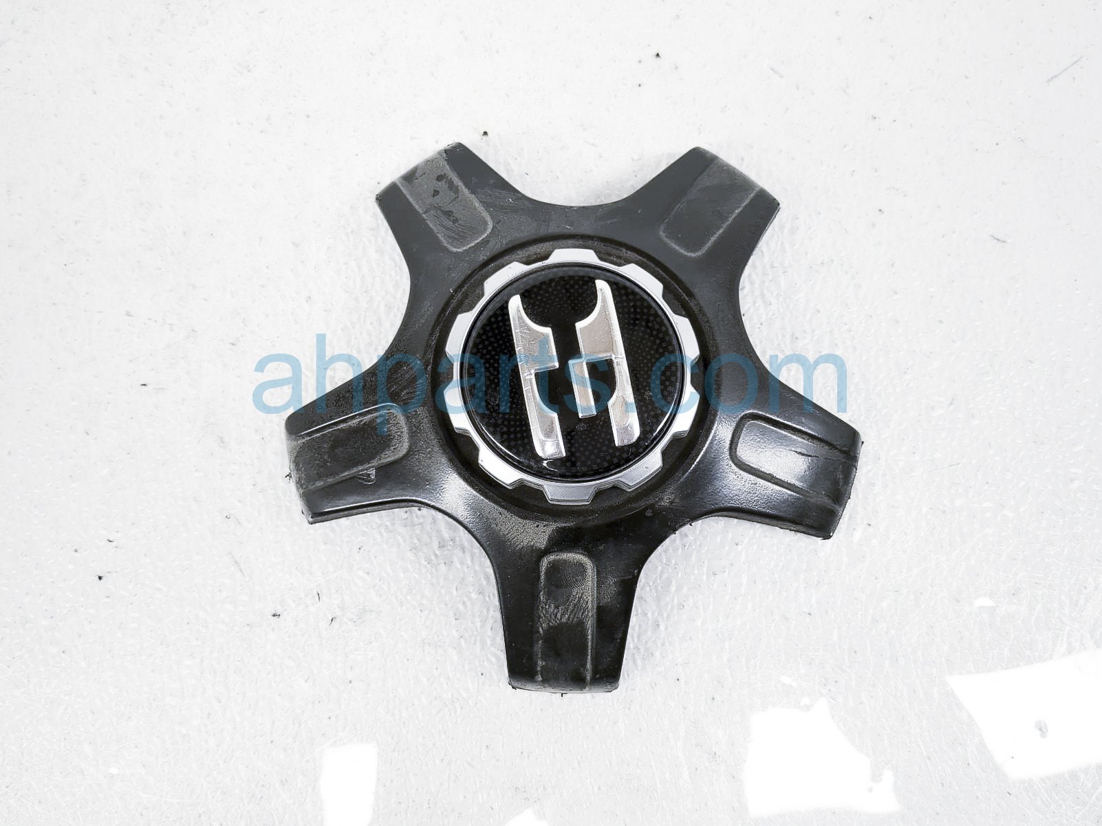 $20 Kia SINGLE WHEEL CENTER CAP $20 Kia SINGLE WHEEL CENTER CAP