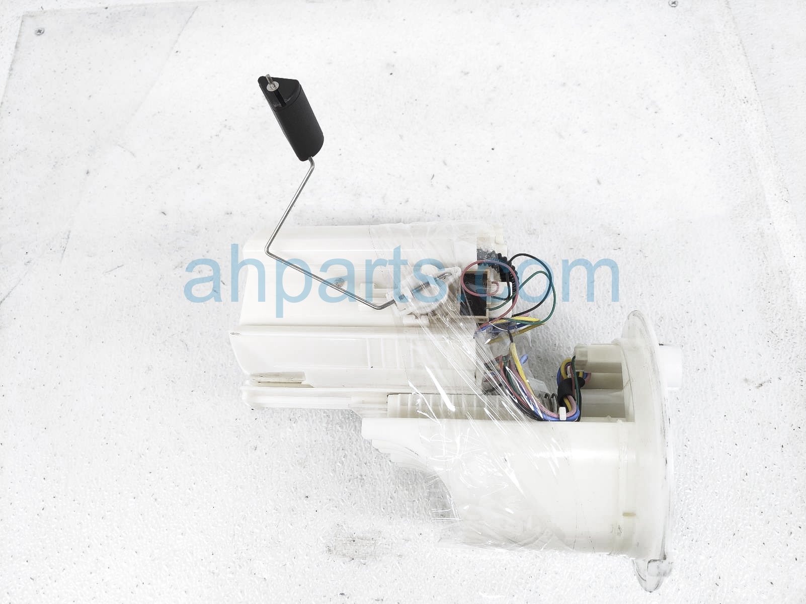 $125 Toyota GAS / FUEL PUMP (TANK MOUNTED)