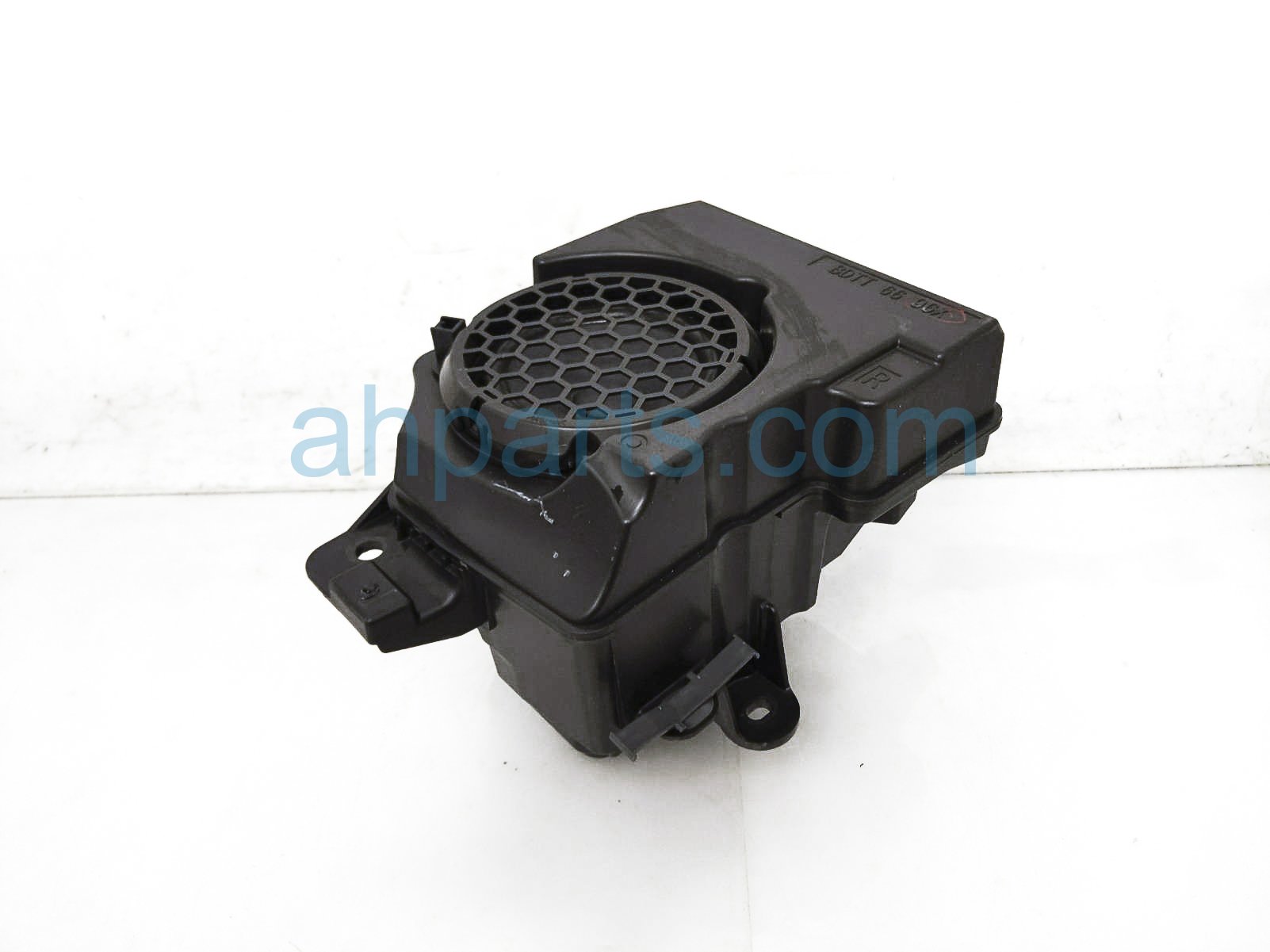 $40 Mazda FR/RH DOOR SPEAKER / WOOFER ASSY $40 Mazda FR/RH DOOR SPEAKER / WOOFER ASSY