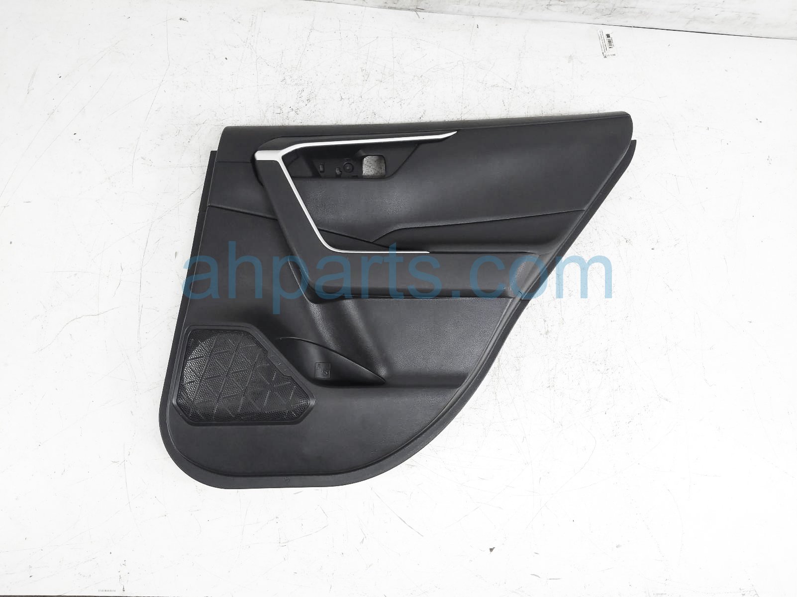 $90 Toyota RR/RH INTERIOR DOOR PANEL - BLACK