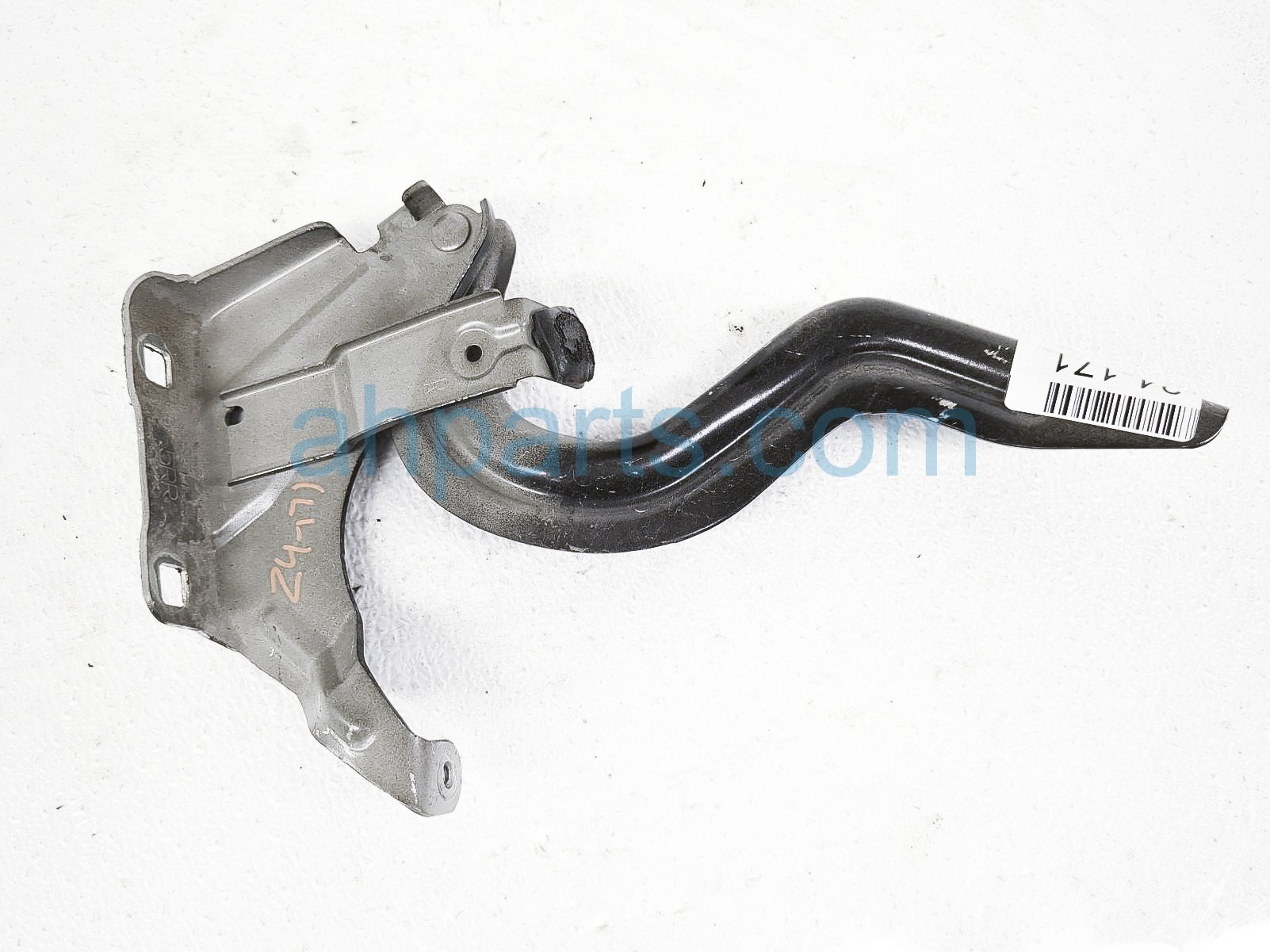 $25 Nissan RH SIDE HOOD HINGE - BLACK $25 Nissan RH SIDE HOOD HINGE - BLACK