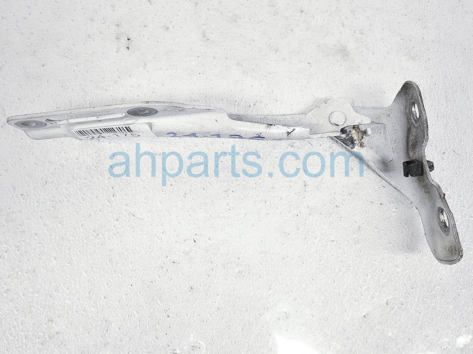 $20 Honda RH SIDE HOOD HINGE - WHITE $20 Honda RH SIDE HOOD HINGE - WHITE