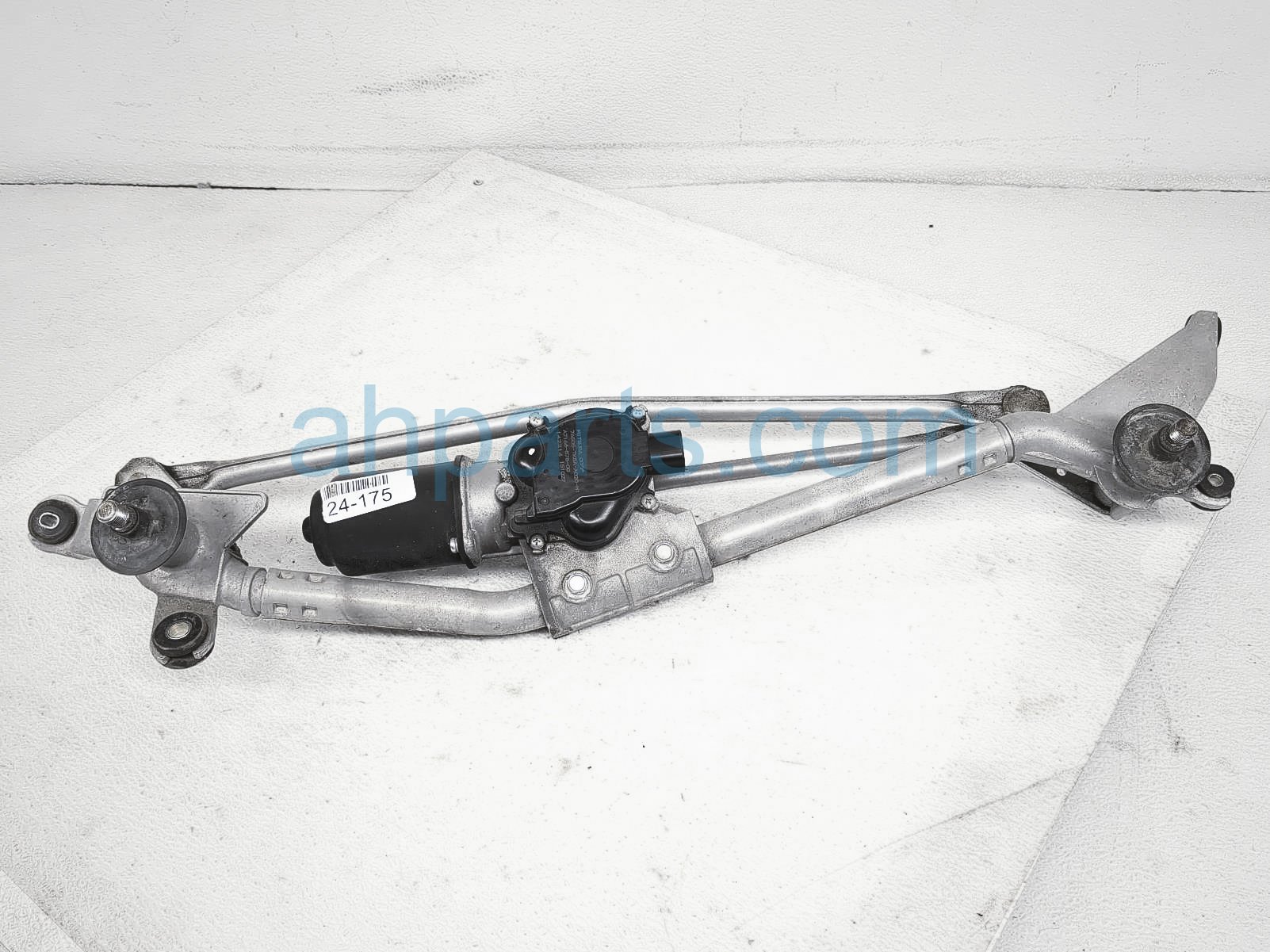 $50 Honda WINDSHIELD WIPER MOTOR W/ARM ASSY $50 Honda WINDSHIELD WIPER MOTOR W/ARM ASSY