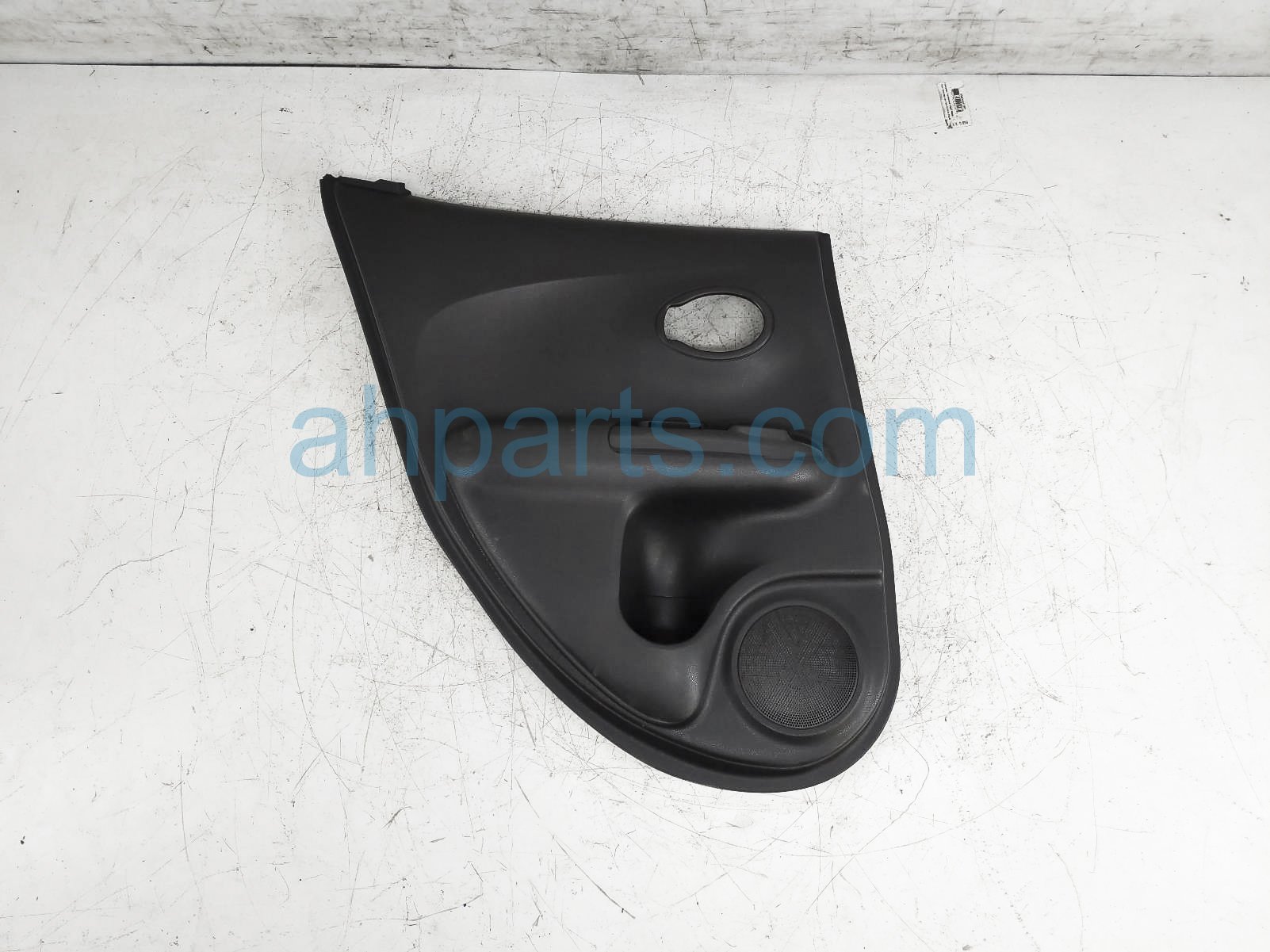 $75 Nissan RR/LH INTERIOR DOOR PANEL - BLACK RS