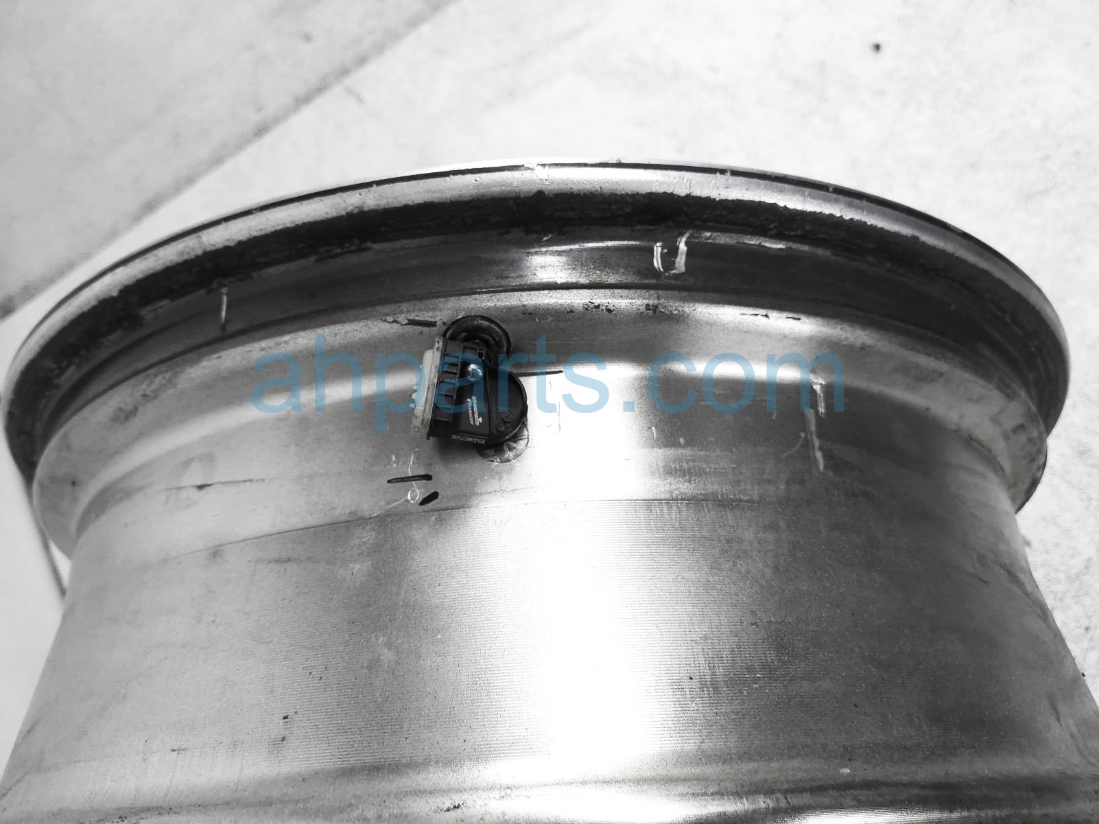 $149 Nissan FR/LH WHEEL / RIM - CURB RASH $149 Nissan FR/LH WHEEL / RIM - CURB RASH