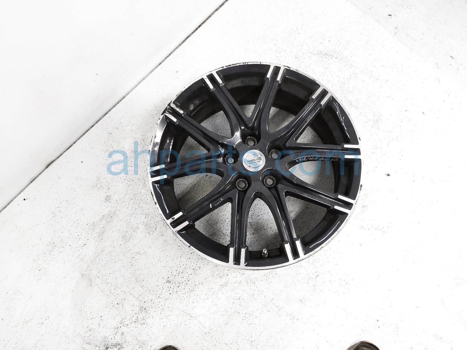 $149 Nissan FR/RH WHEEL / RIM - CURB RASH $149 Nissan FR/RH WHEEL / RIM - CURB RASH