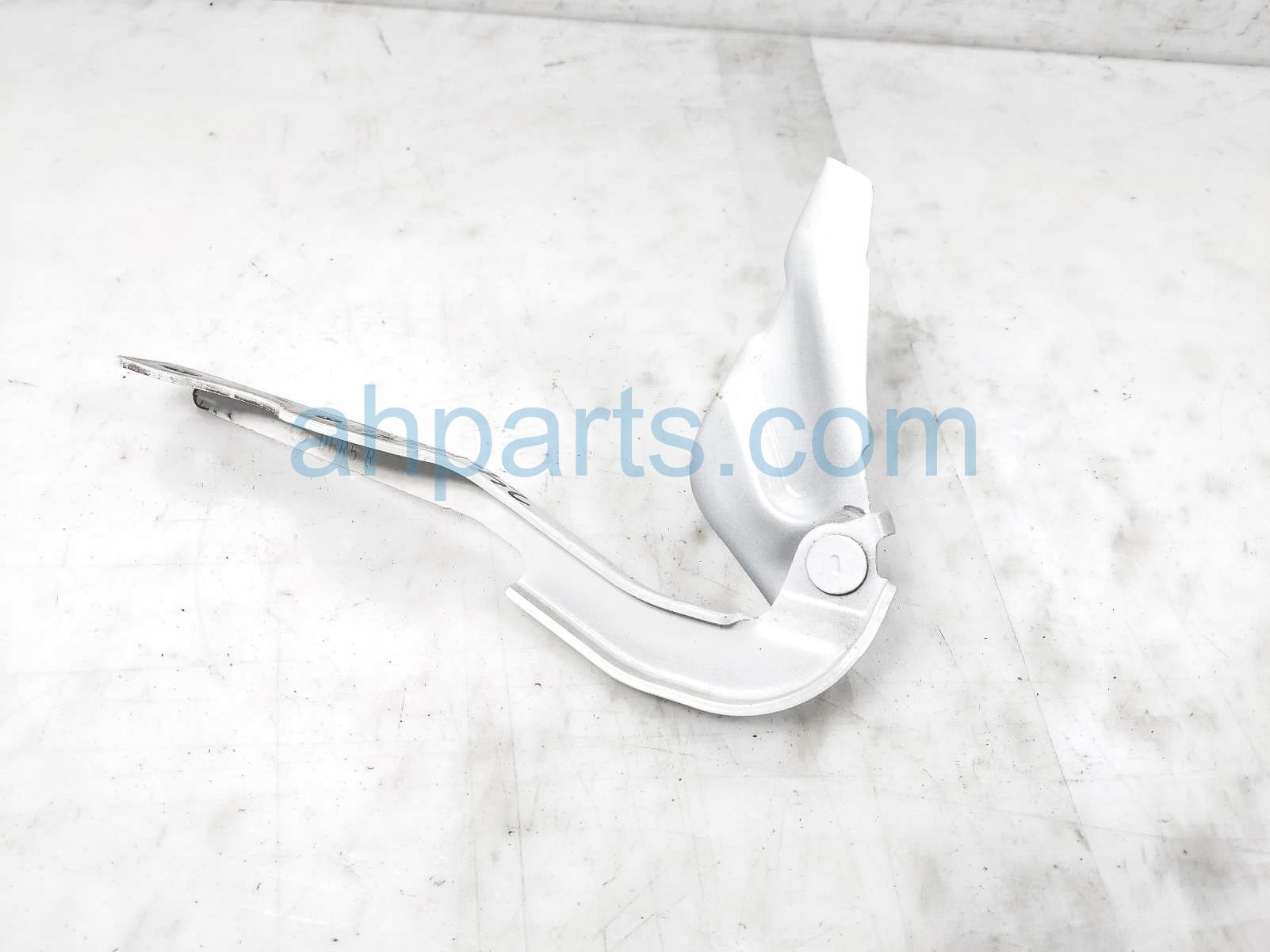 $22 Mazda RH HOOD HINGE $22 Mazda RH HOOD HINGE