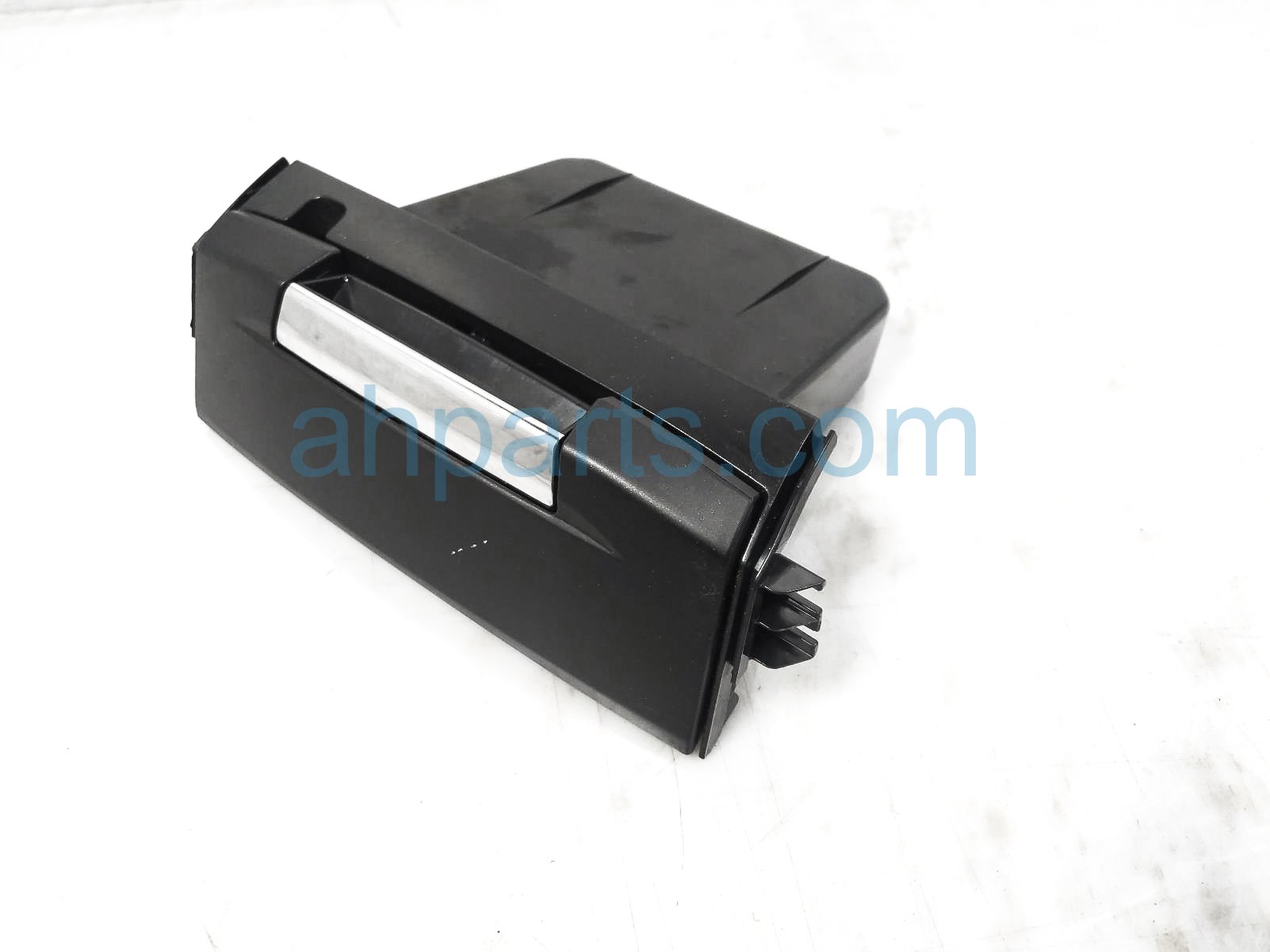 $40 Honda CENTER LOWER POCKET UNDER DASH - BLK $40 Honda CENTER LOWER POCKET UNDER DASH - BLK