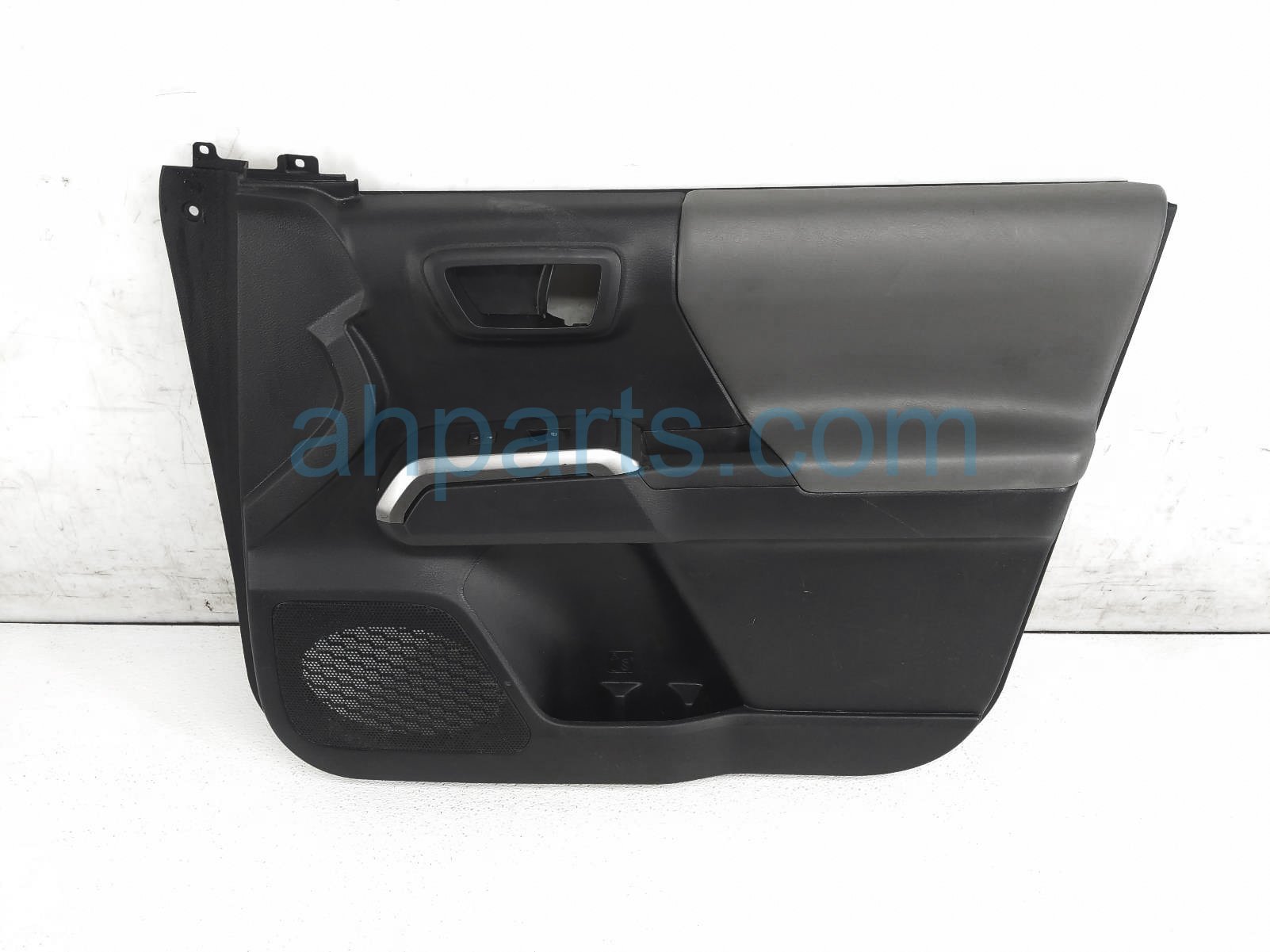 $200 Toyota FR/RH INTERIOR DOOR PANEL - GREY $200 Toyota FR/RH INTERIOR DOOR PANEL - GREY