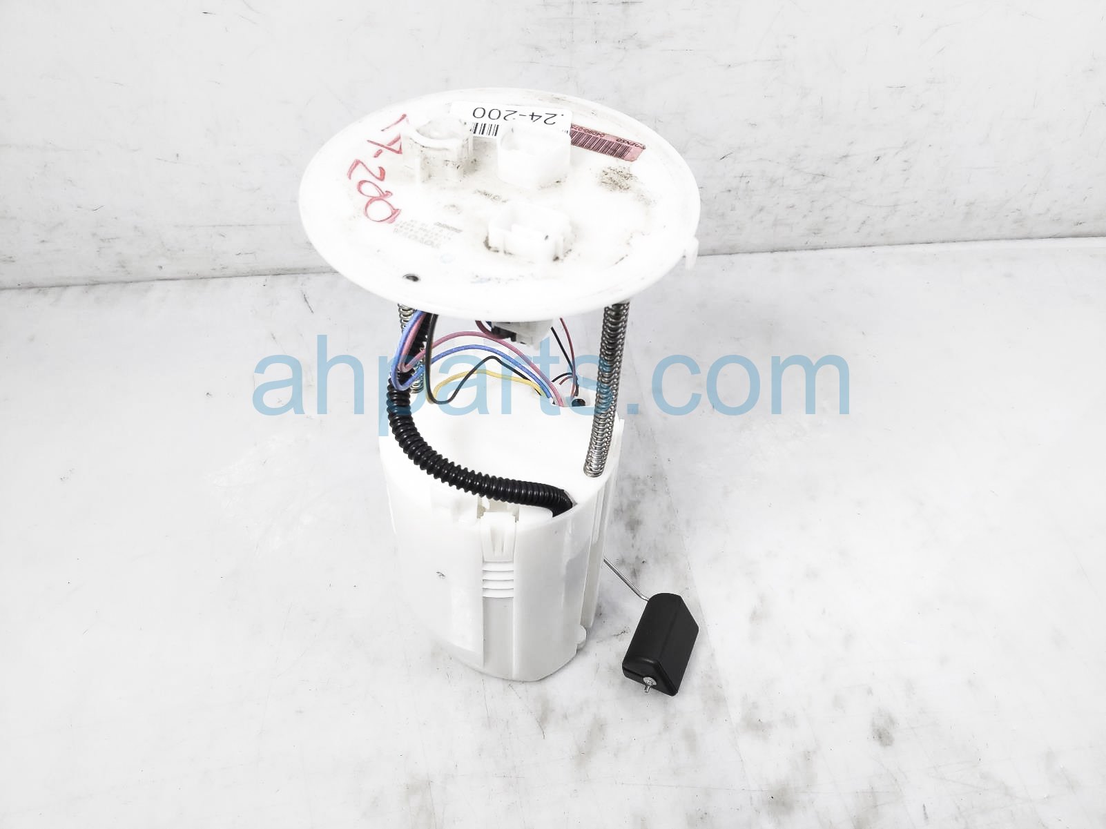 $150 Toyota GAS / FUEL PUMP (TANK MOUNTED)