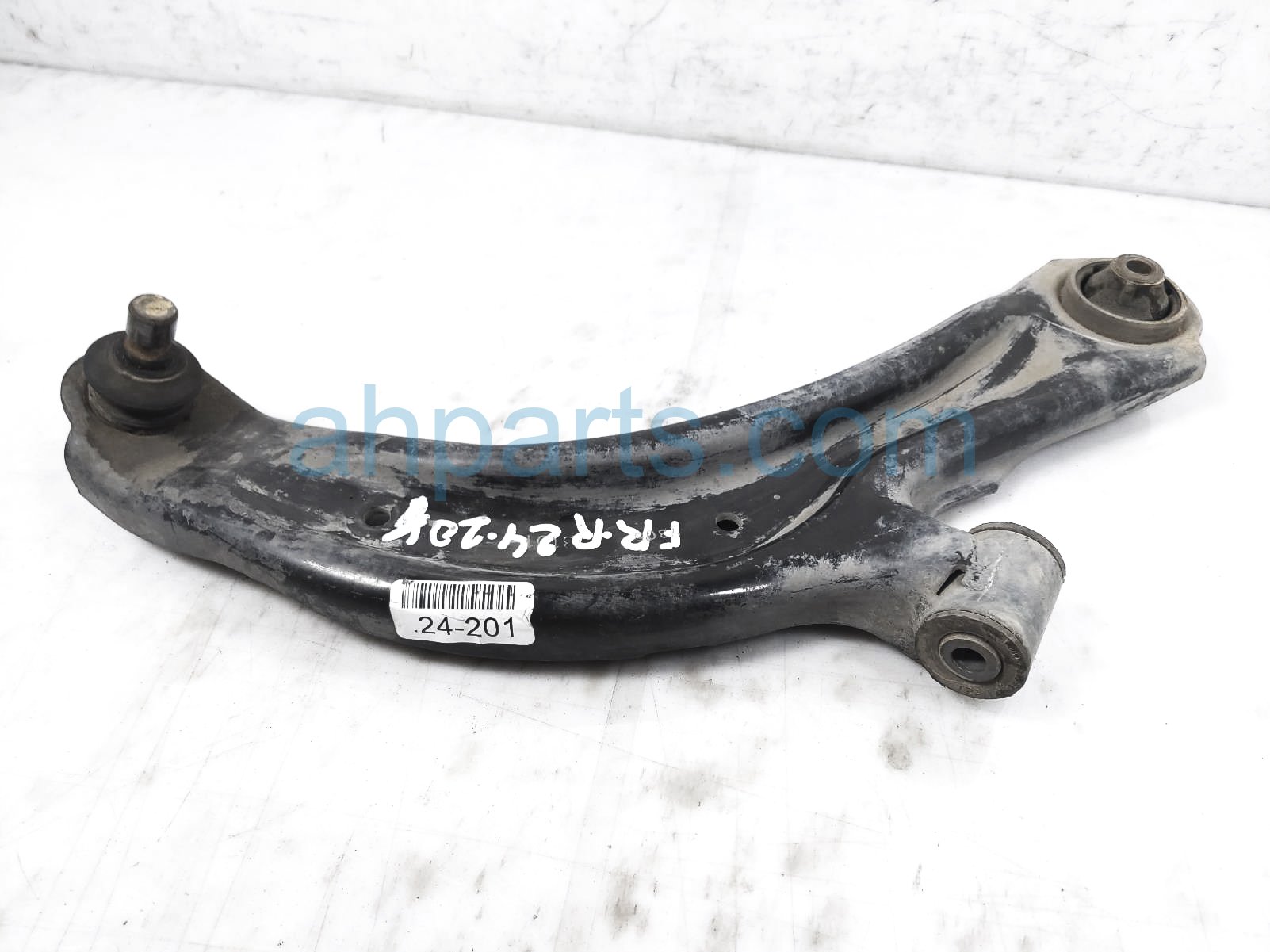 Nissan FR/RH LOWER CONTROL ARM