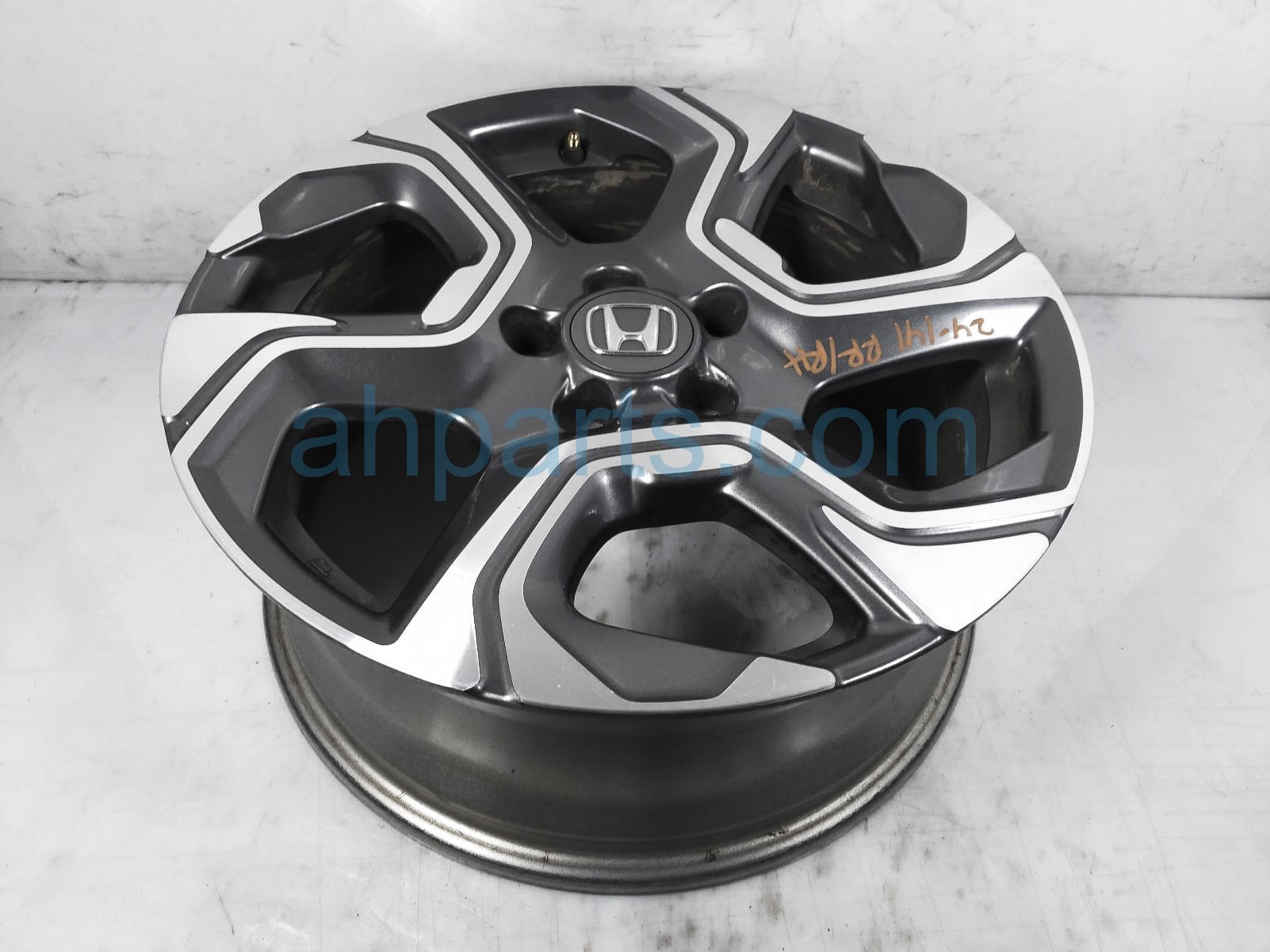 $145 Honda RR/RH WHEEL / RIM - EX $145 Honda RR/RH WHEEL / RIM - EX