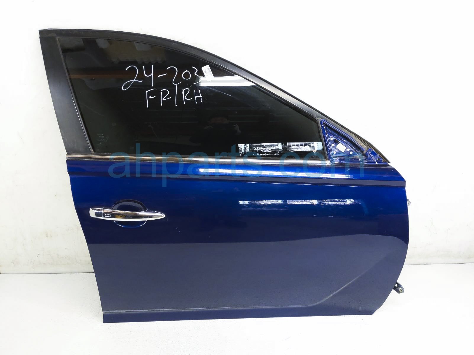 $750 Nissan FR/RH DOOR - BLUE - NO MIRROR/TRIM*