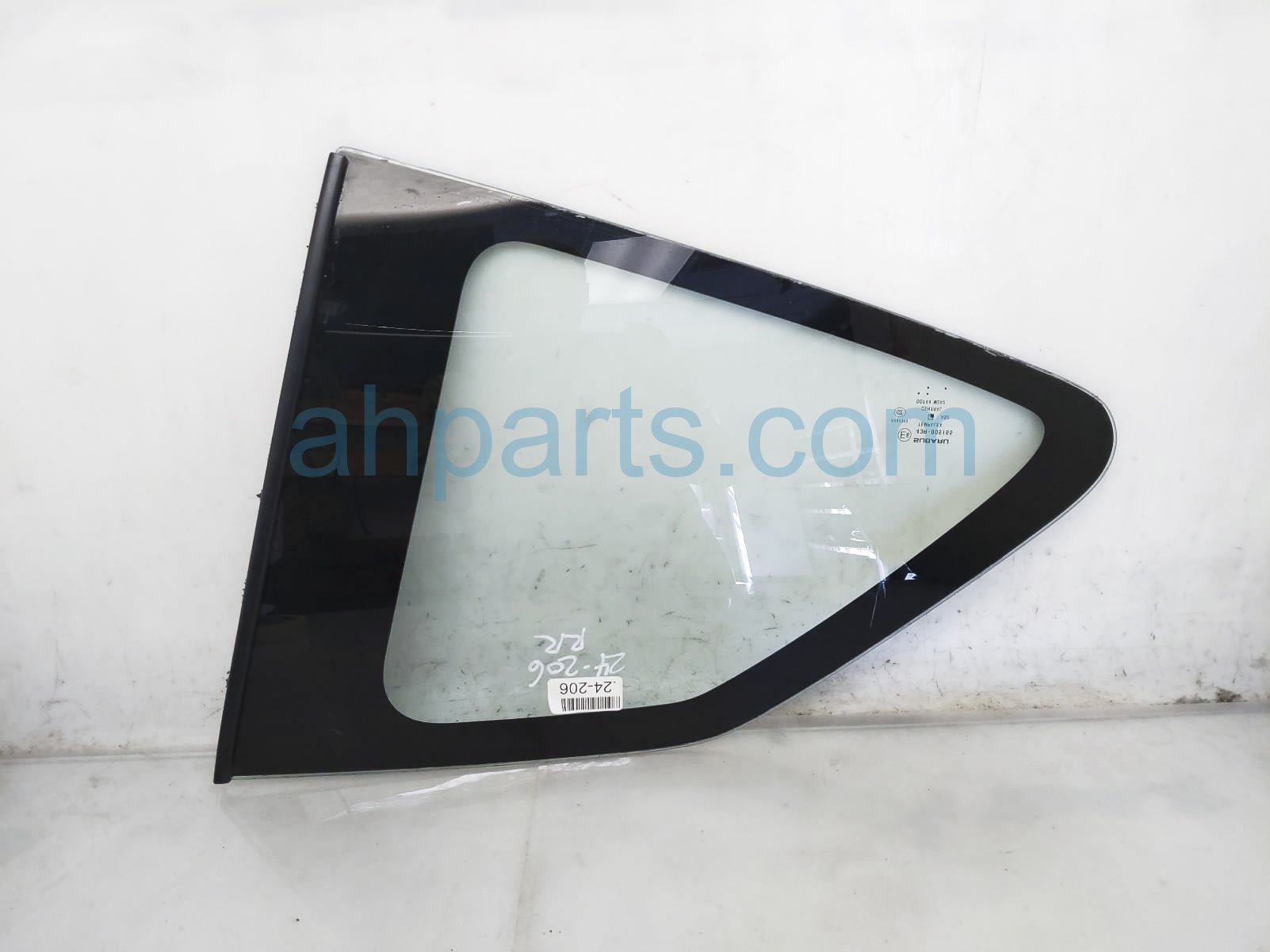 Subaru RH QUARTER WINDOW GLASS