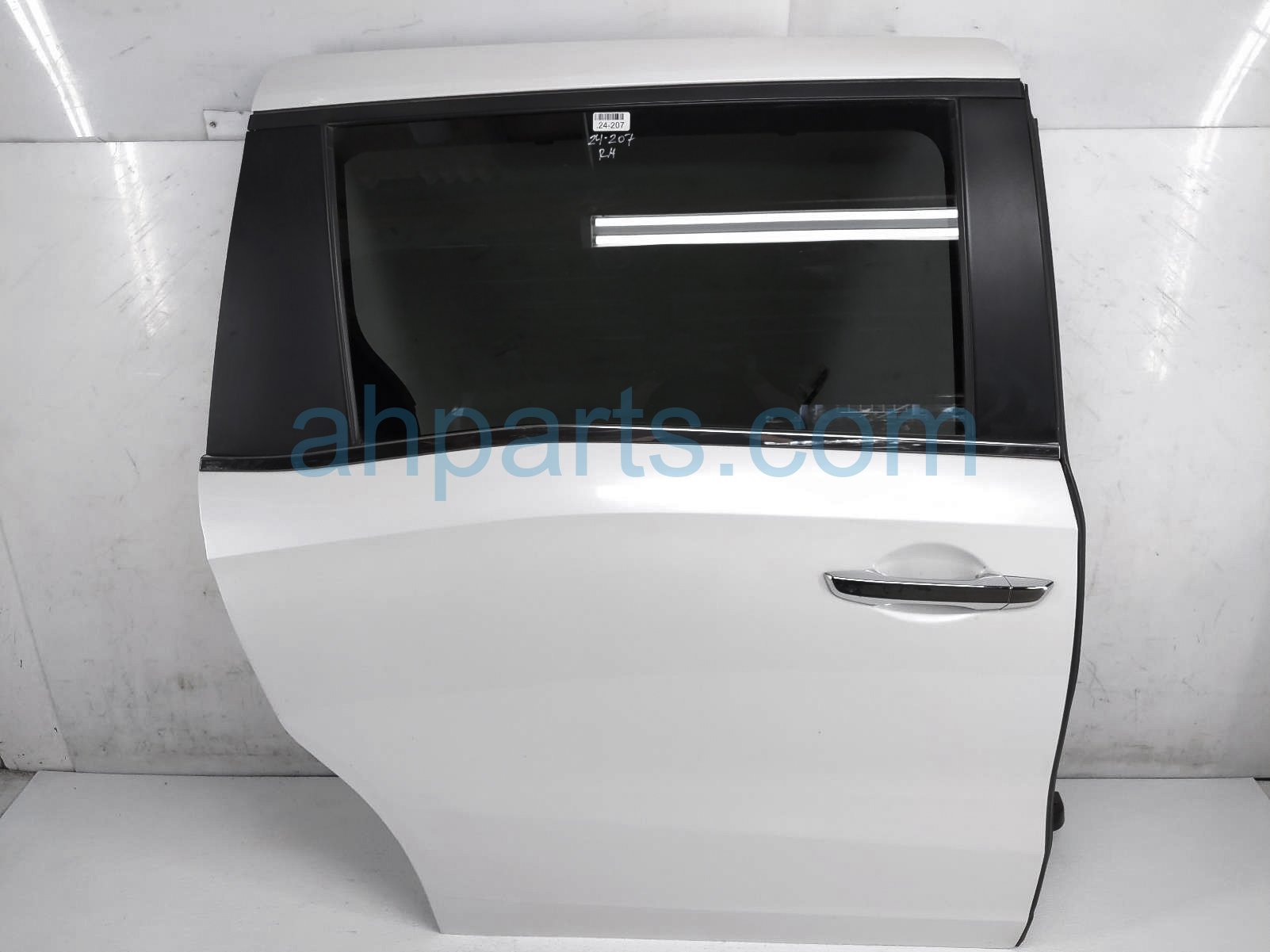 $950 Honda RR/RH DOOR - WHITE - NO INSIDE TRIM $950 Honda RR/RH DOOR - WHITE - NO INSIDE TRIM