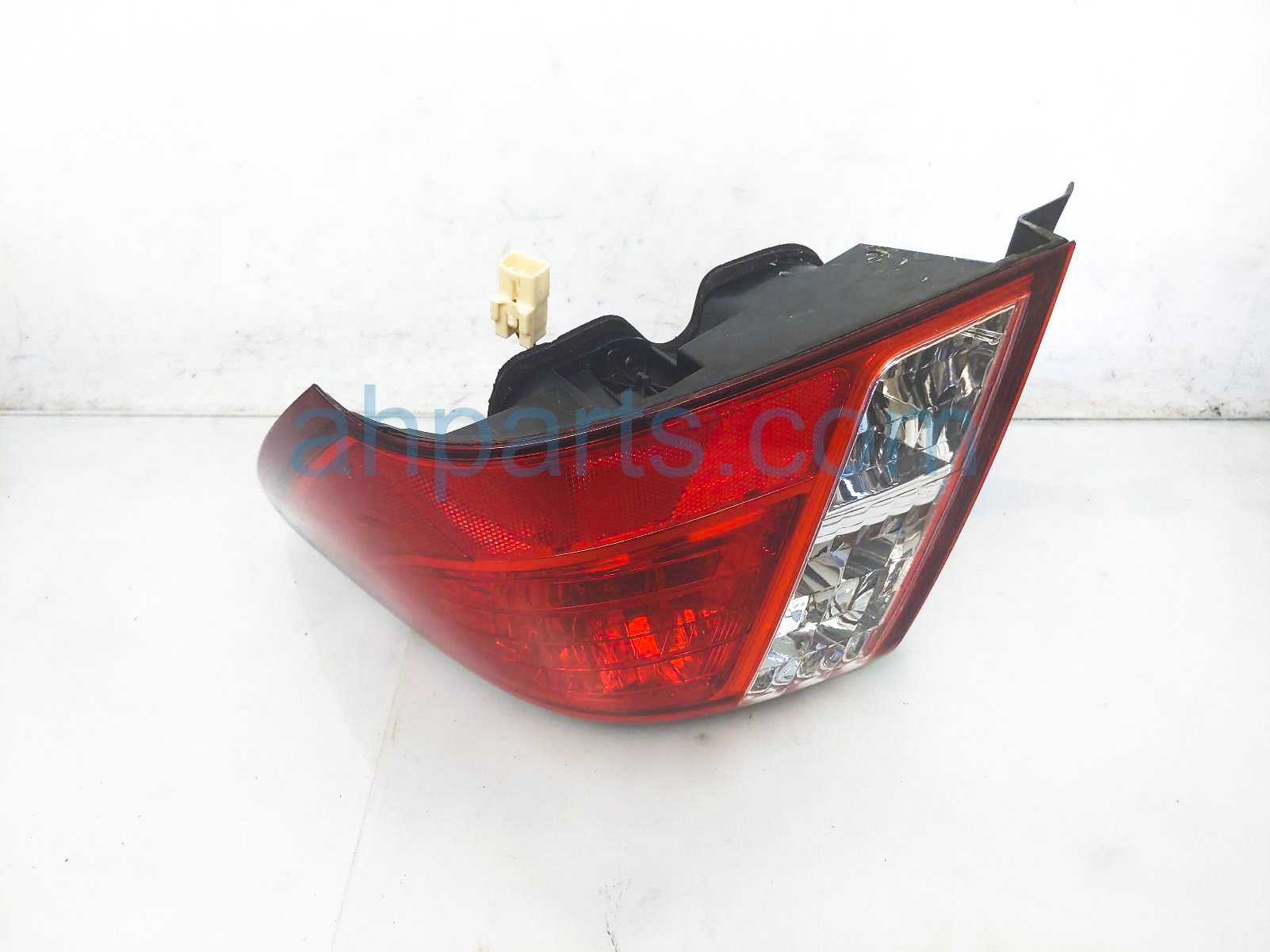 $55 Subaru LH TAIL LAMP (ON BODY) $55 Subaru LH TAIL LAMP (ON BODY)