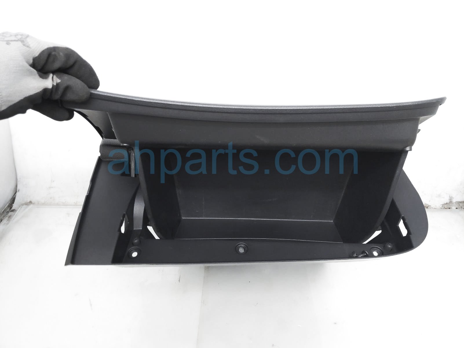 Sold 2021 Nissan Rogue Spt Glove Compartment Box Black 68510 6MR0A Replacement Sold 2021 Nissan Rogue Spt Glove Compartment Box Black 68510 6MR0A Replacement thumbnail