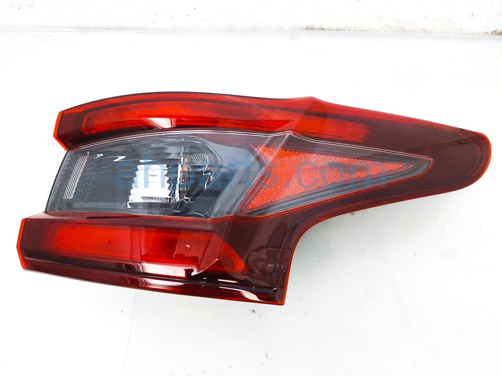 $175 Nissan RH TAIL LAMP (ON BODY) *