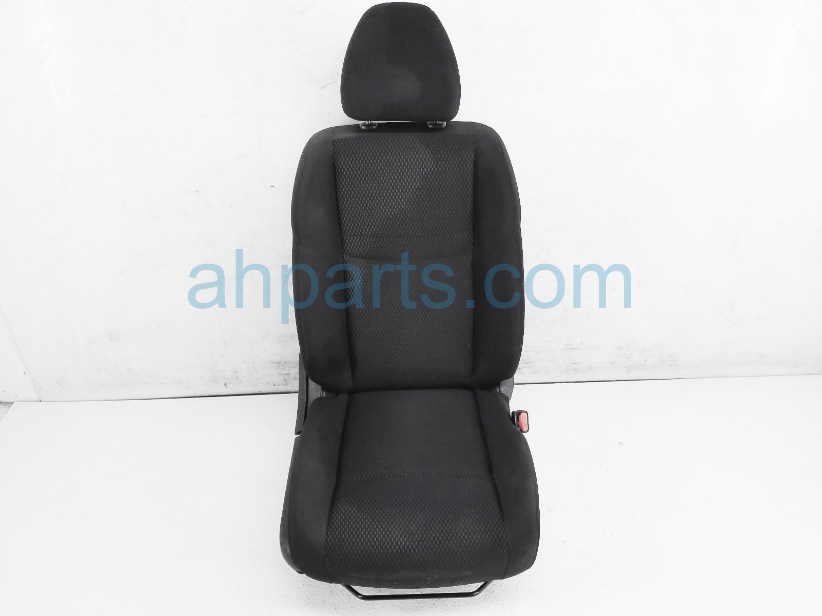 $149 Nissan FR/RH SEAT - BLK CLOTH - W/ AIRBAG $149 Nissan FR/RH SEAT - BLK CLOTH - W/ AIRBAG