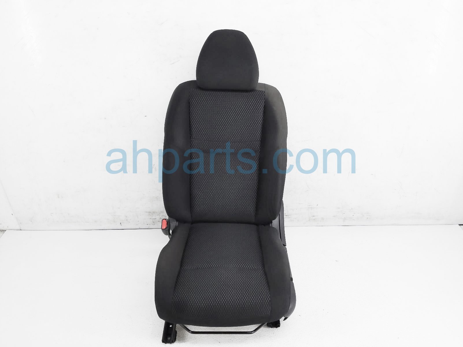 $199 Nissan FR/LH SEAT - BLK CLOTH - W/ AIRBAG