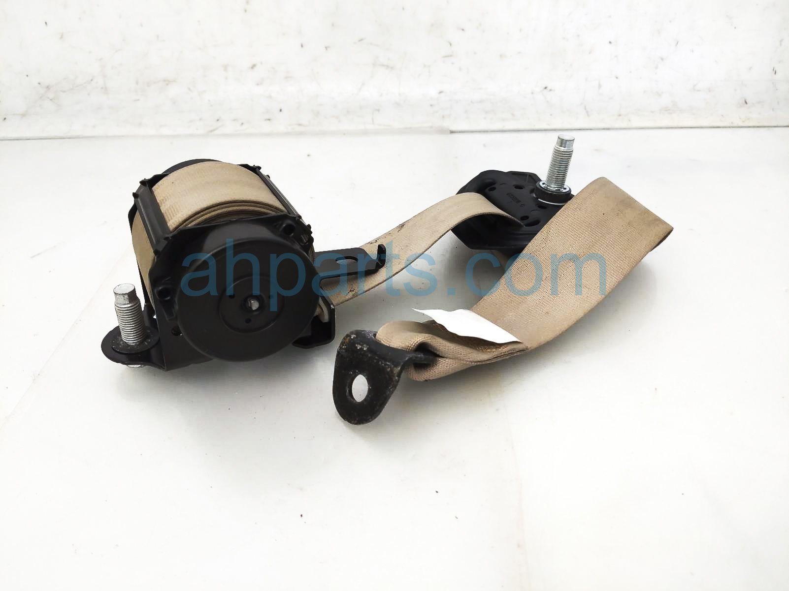 $40 Honda 2ND ROW LH SEAT BELT - IVORY $40 Honda 2ND ROW LH SEAT BELT - IVORY