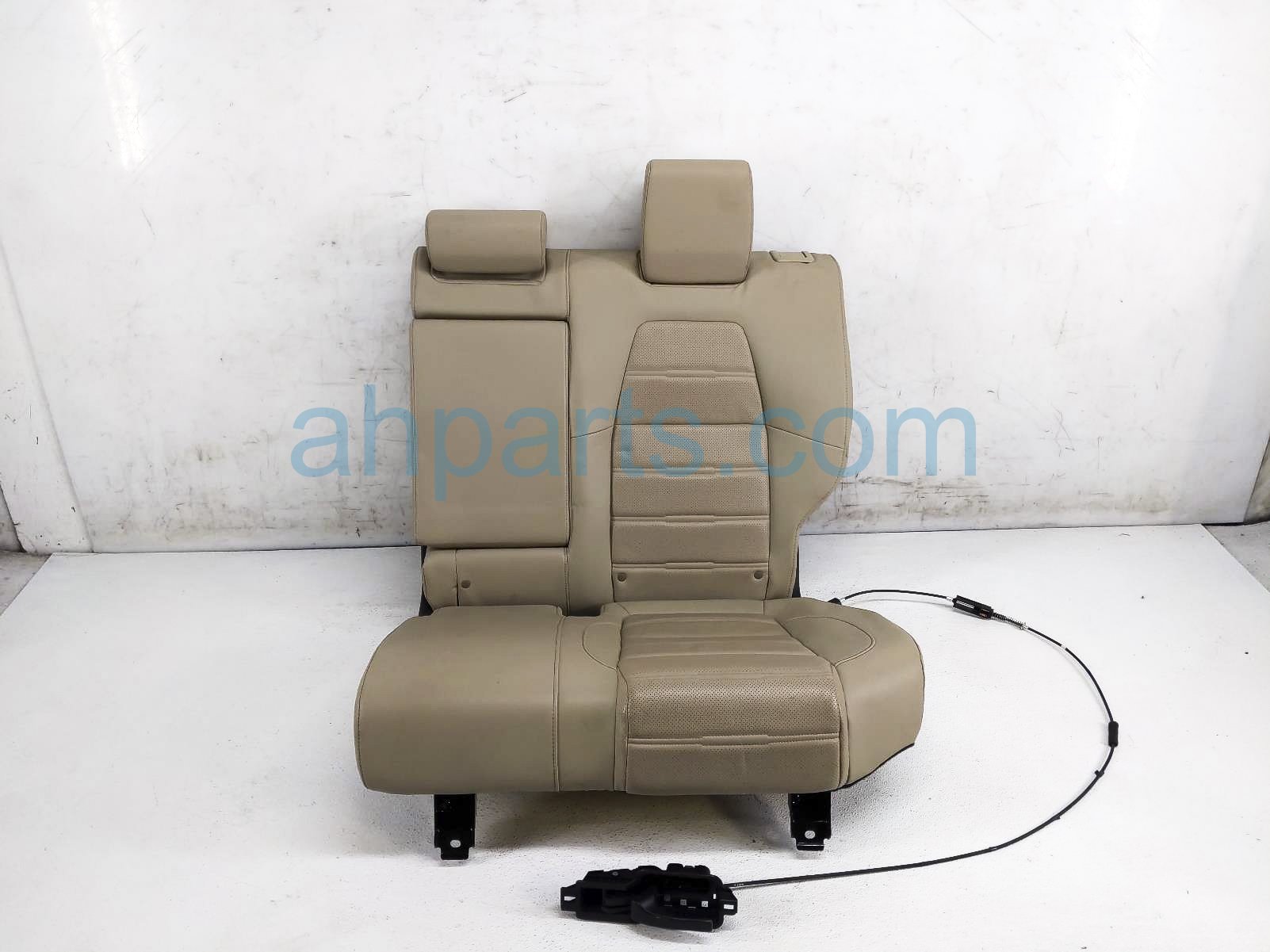 $199 Honda 2ND ROW LH SEAT - IVORY $199 Honda 2ND ROW LH SEAT - IVORY