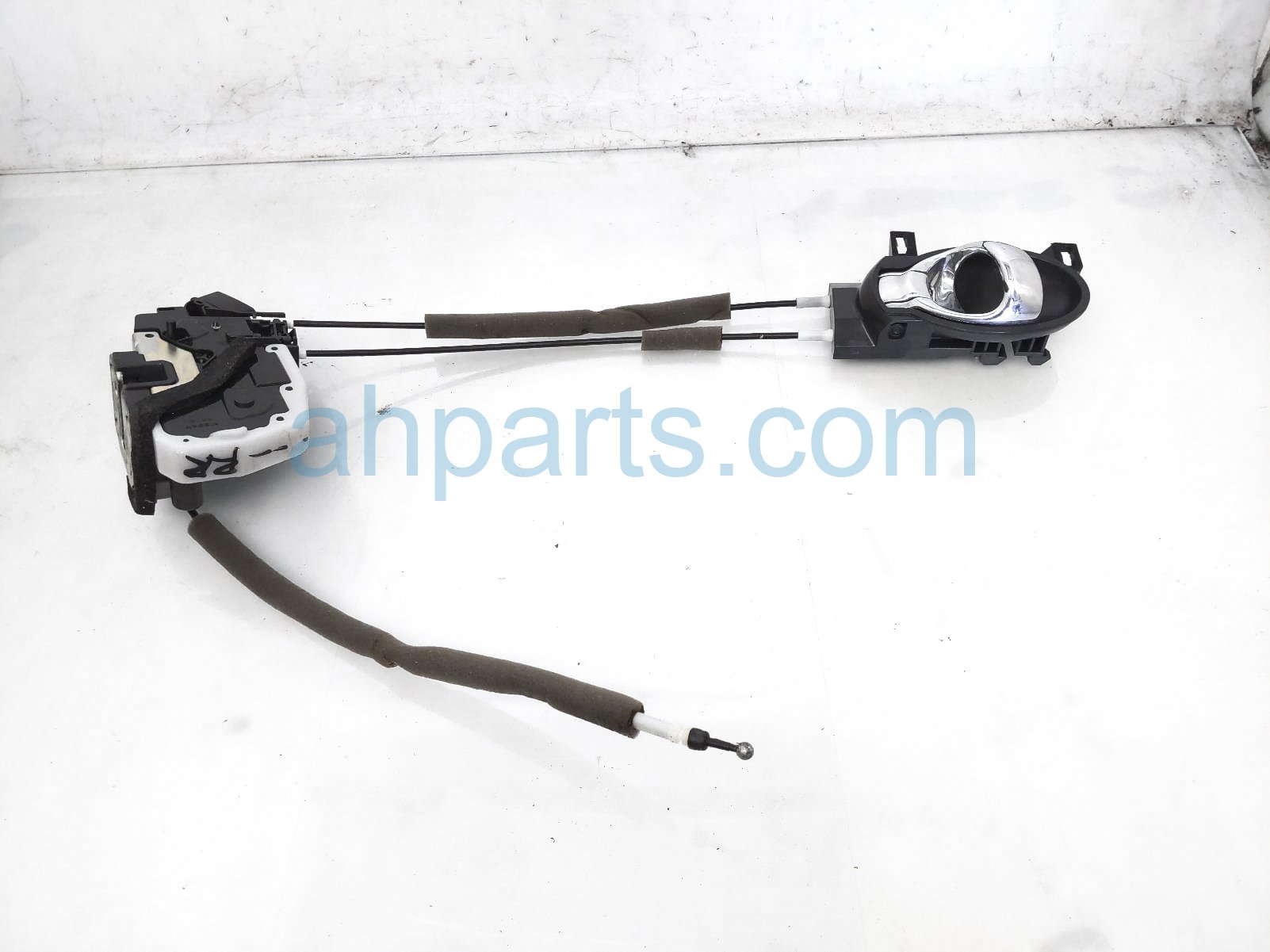 $50 Nissan RR/RH DOOR LOCK ACTUATOR *