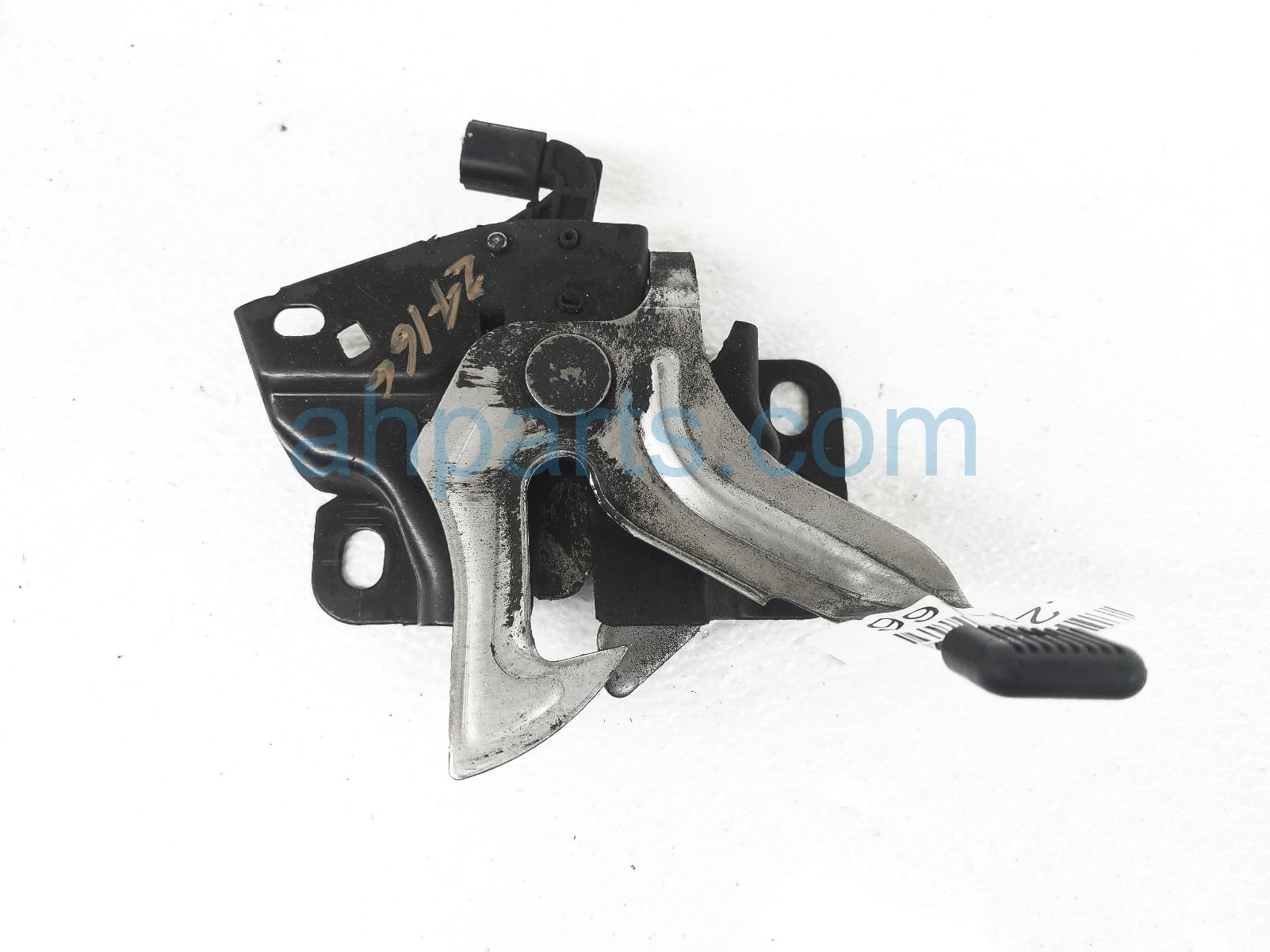 $45 Honda HOOD LOCK / LATCH ASSY - SDN $45 Honda HOOD LOCK / LATCH ASSY - SDN