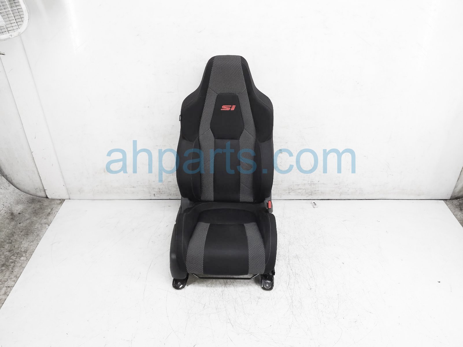 $225 Honda FR/RH SEAT - BLK - W/O AIRBAG - SI *