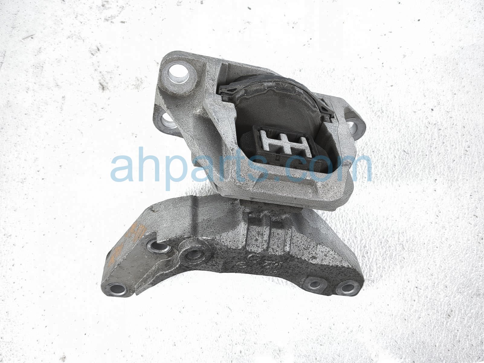 $80 Nissan RH ENGINE MOUNT - 1.6L FWD