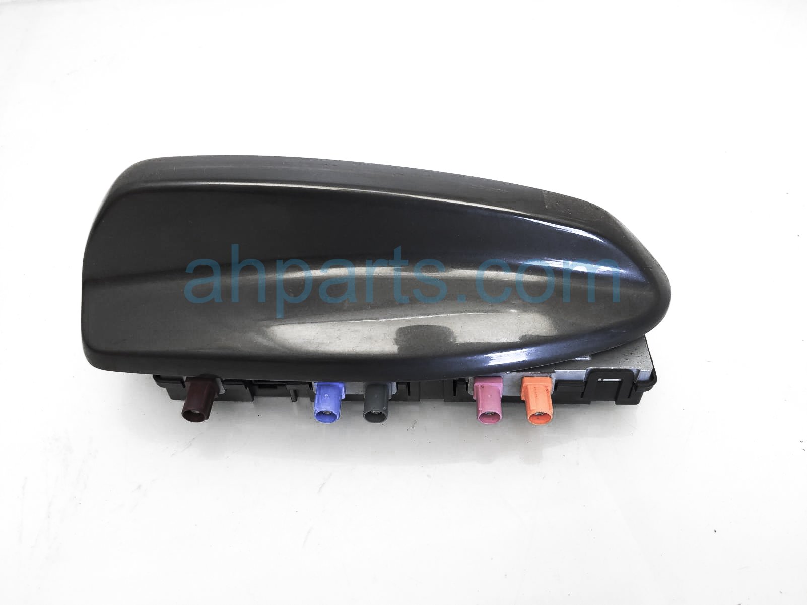 $75 Volvo ANTENNA - ROOF MTD - GREY HOUSING