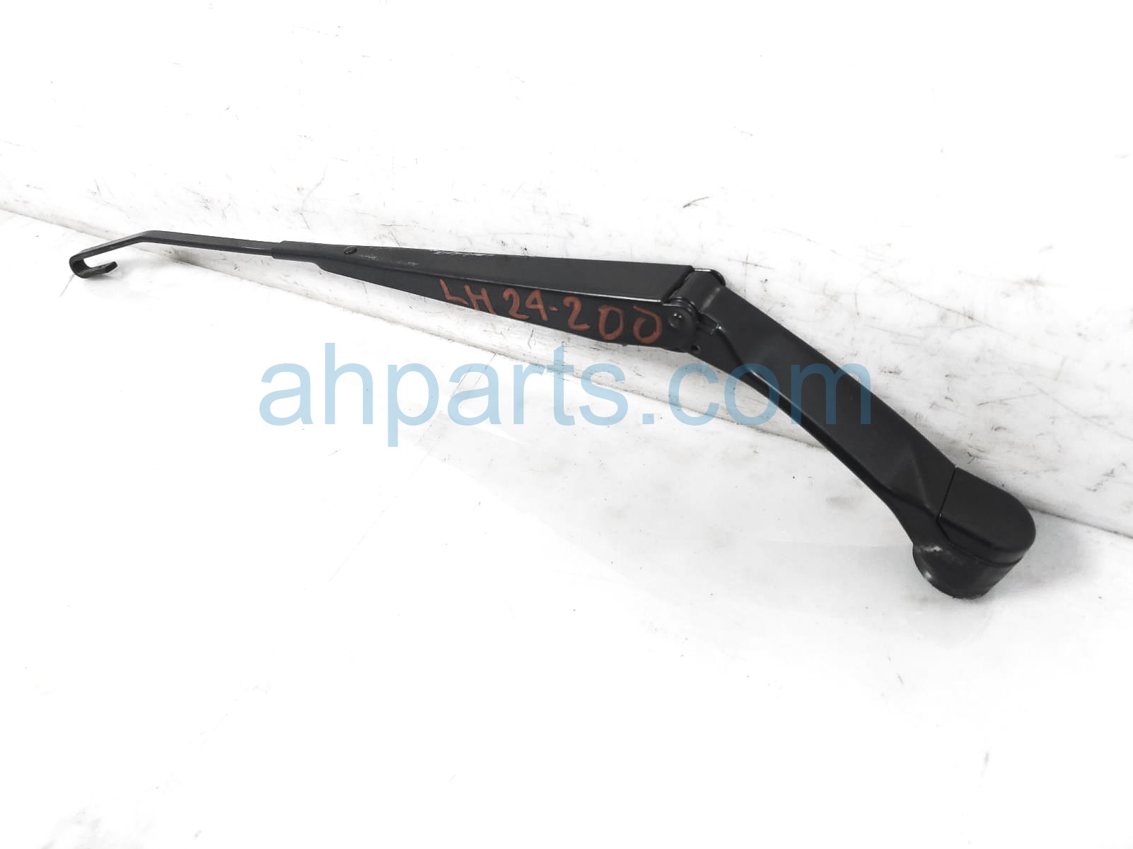 $35 Toyota LH WINDSHIELD WIPER ARM $35 Toyota LH WINDSHIELD WIPER ARM