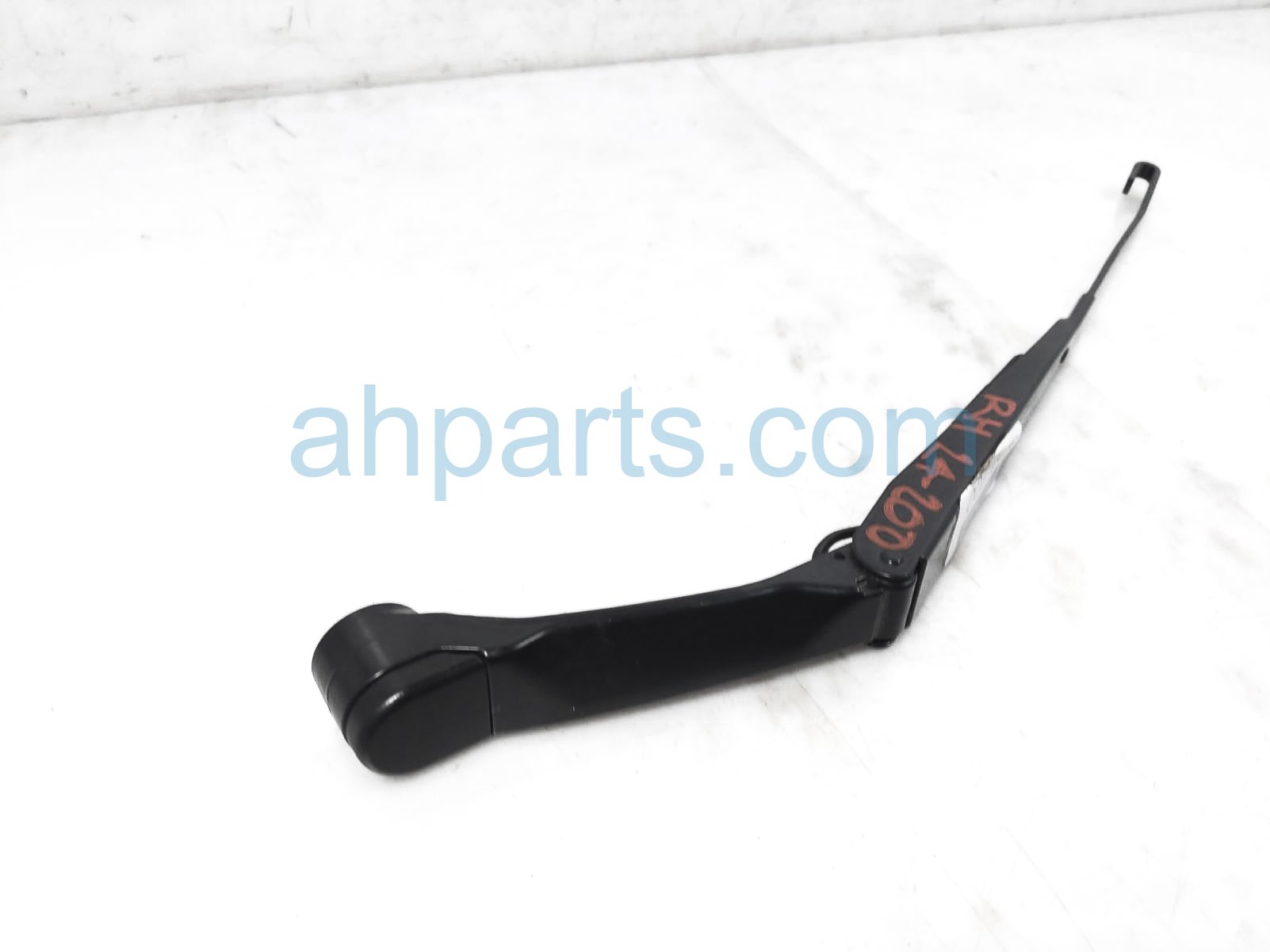 $35 Toyota RH WINDSHIELD WIPER ARM * $35 Toyota RH WINDSHIELD WIPER ARM *
